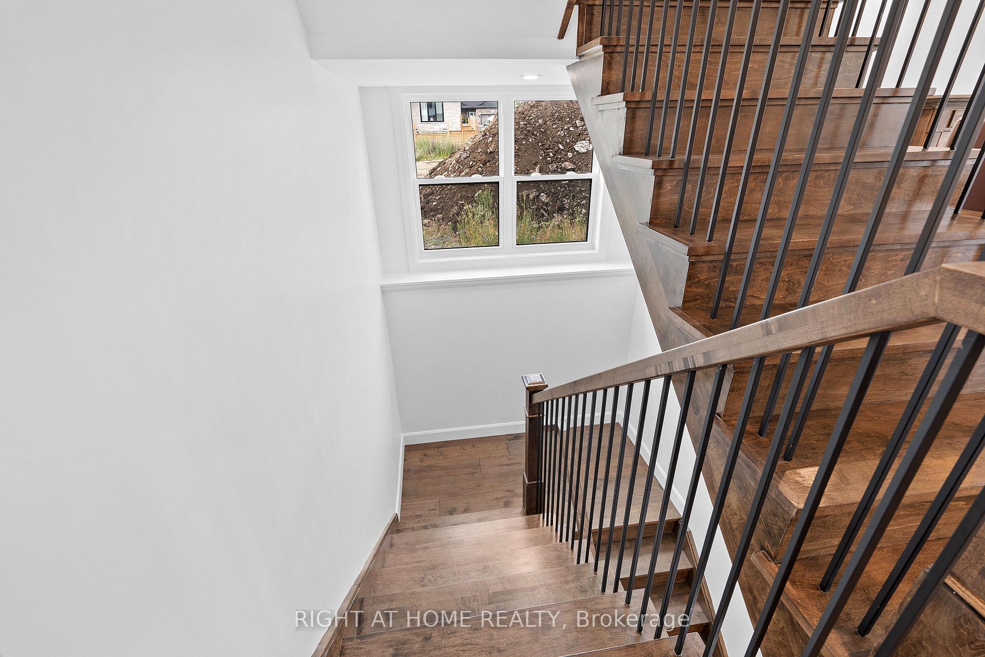 Photo 37 of 725 Squirrel Hill Drive, Kingston, City Northwest — HOMEH