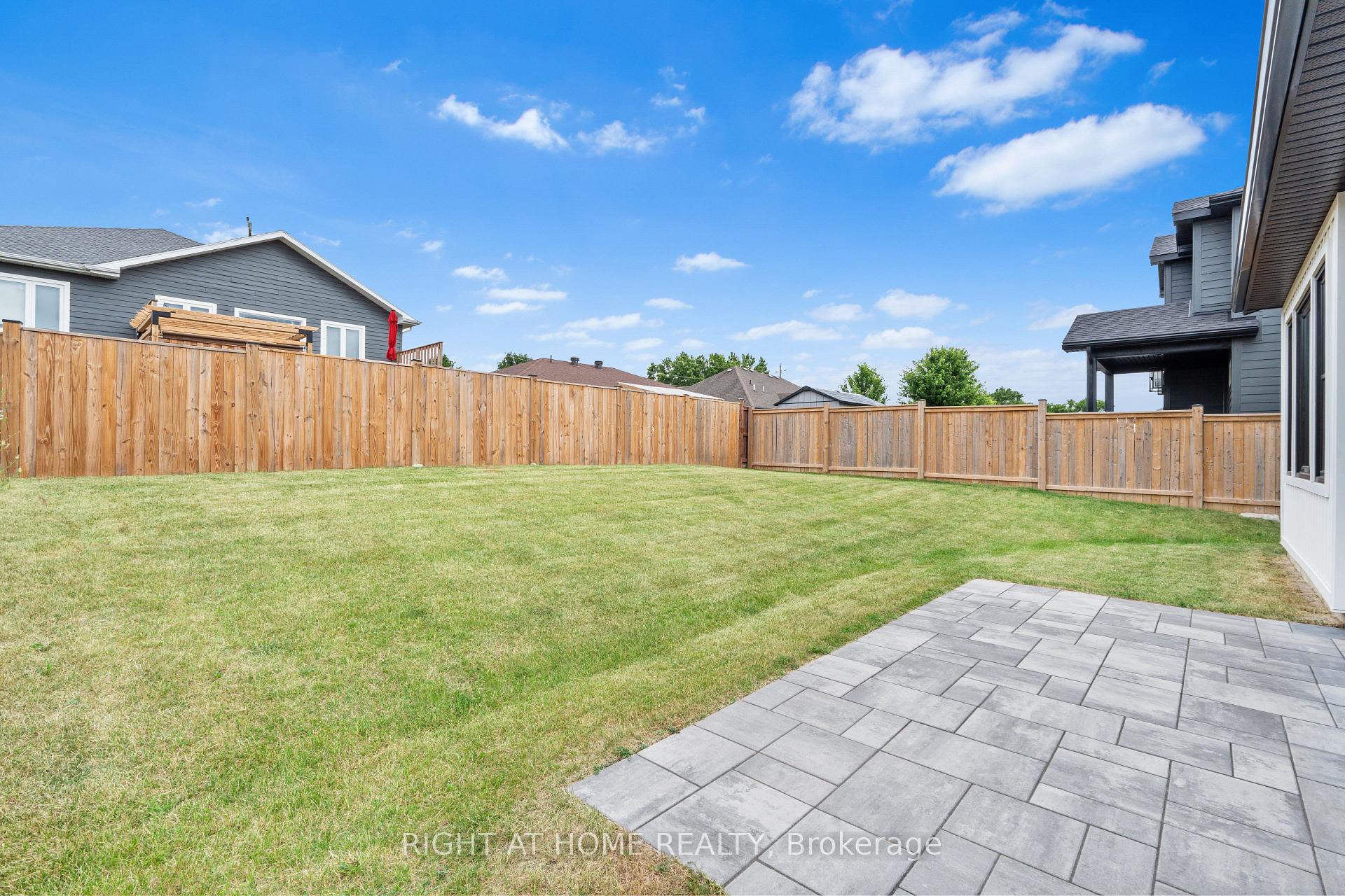Photo 45 of 725 Squirrel Hill Drive, Kingston, City Northwest — HOMEH