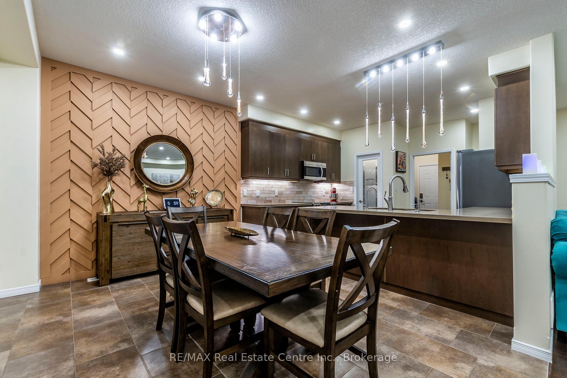 Photo 12 of 91 Parkvale Drive, Kitchener — HOMEH