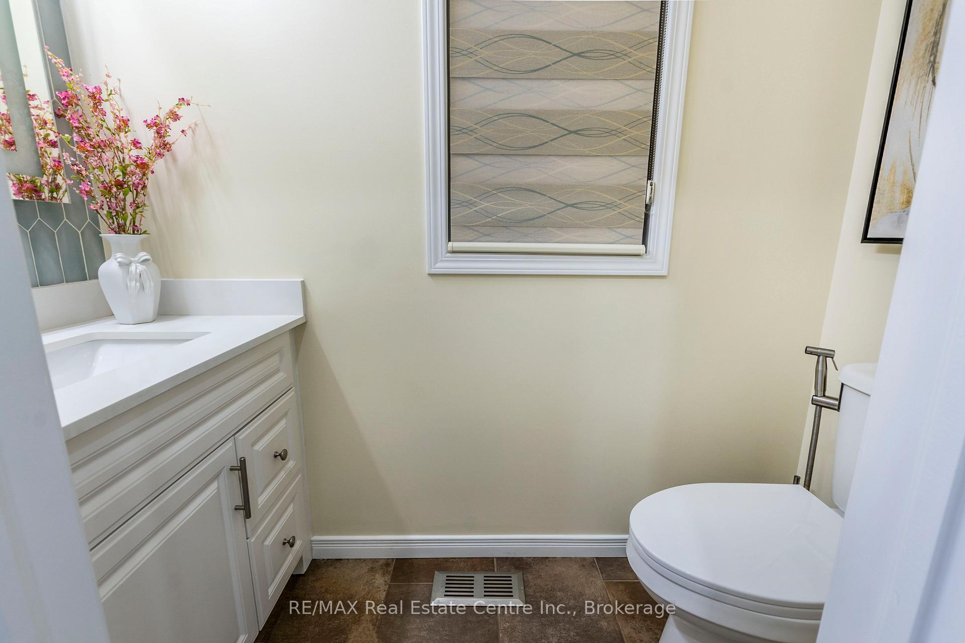 Photo 16 of 91 Parkvale Drive, Kitchener — HOMEH