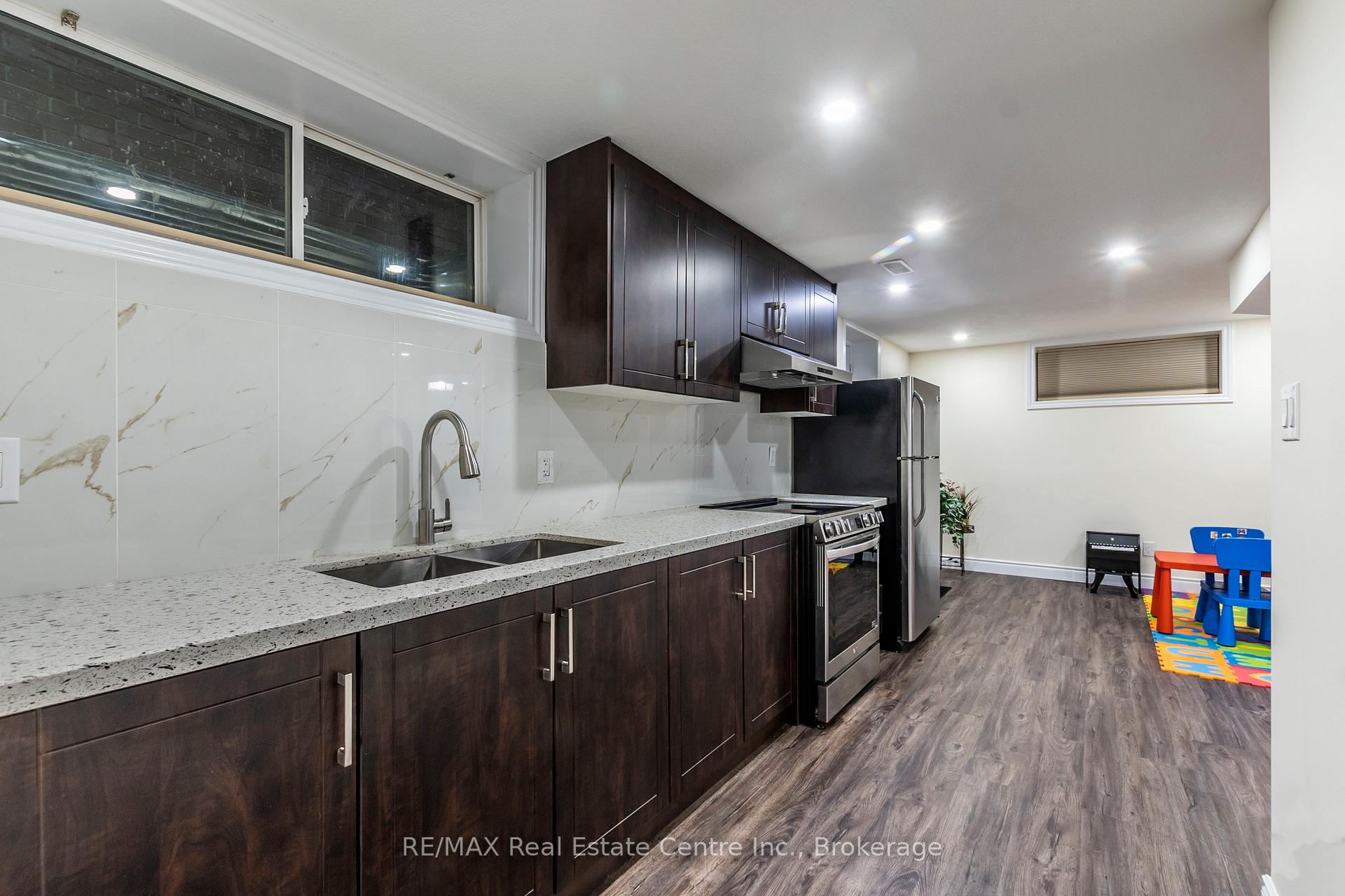 Photo 28 of 91 Parkvale Drive, Kitchener — HOMEH