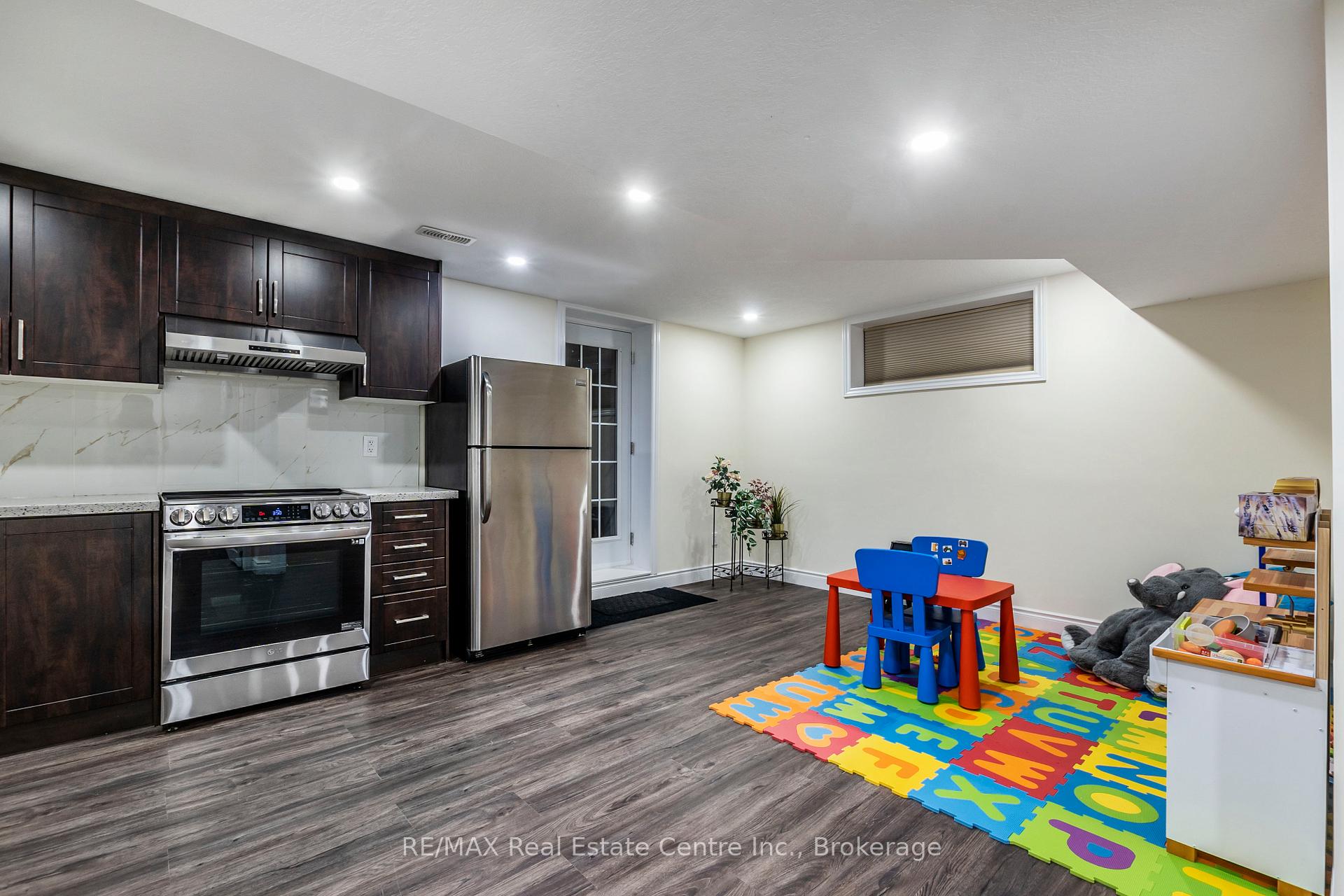 Photo 30 of 91 Parkvale Drive, Kitchener — HOMEH