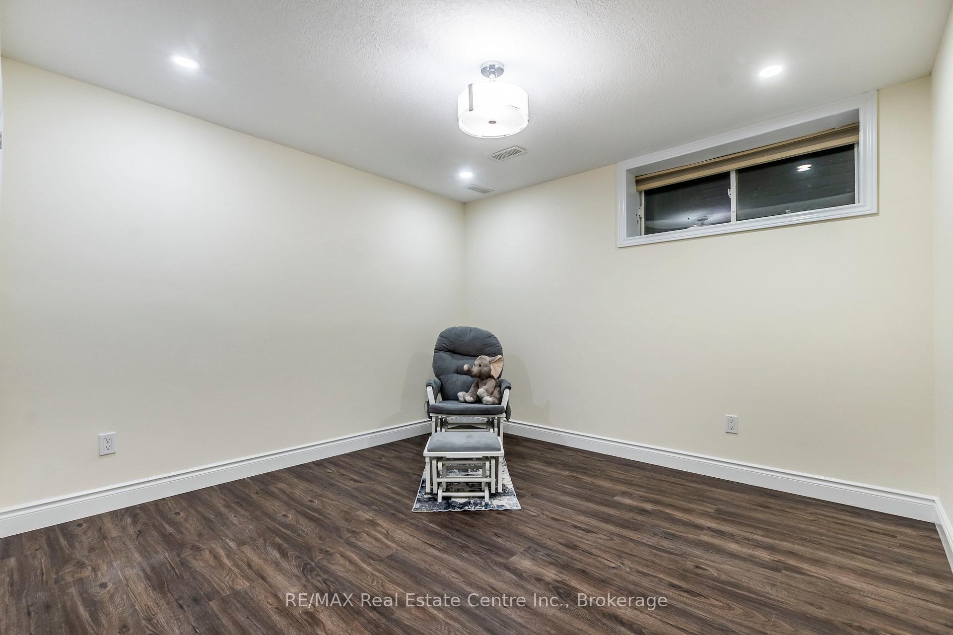 Photo 32 of 91 Parkvale Drive, Kitchener — HOMEH