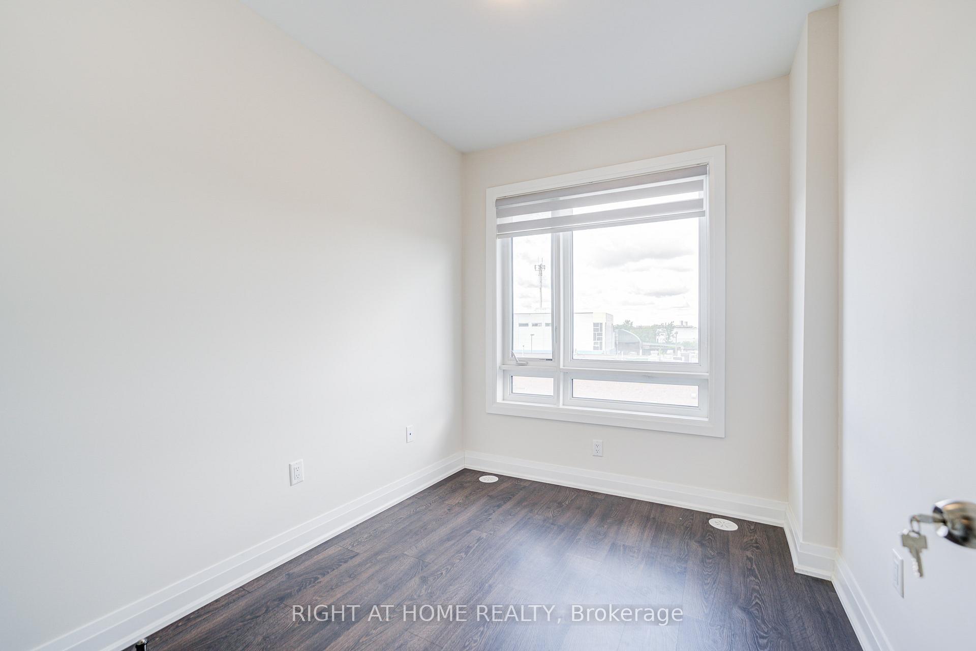 Photo 1 of Unit Unit 3B, 33 John Stocks Way, Markham, Thornhill — HOMEH