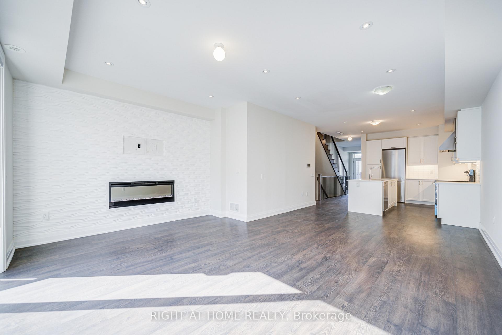 Photo 10 of Unit Unit 3B, 33 John Stocks Way, Markham, Thornhill — HOMEH