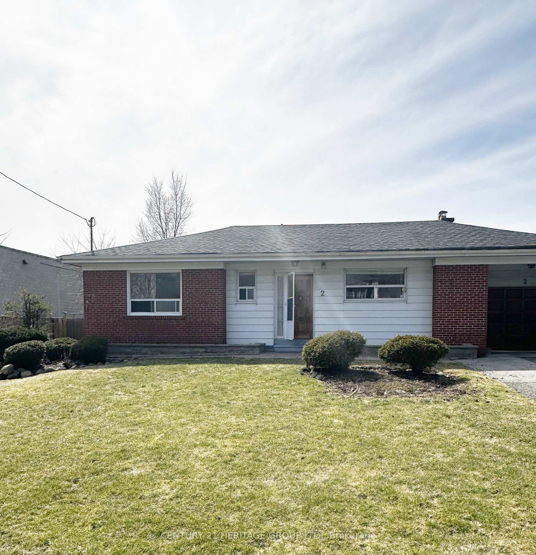 Photo 4 of 2 Windridge Drive, Markham, Bullock — HOMEH