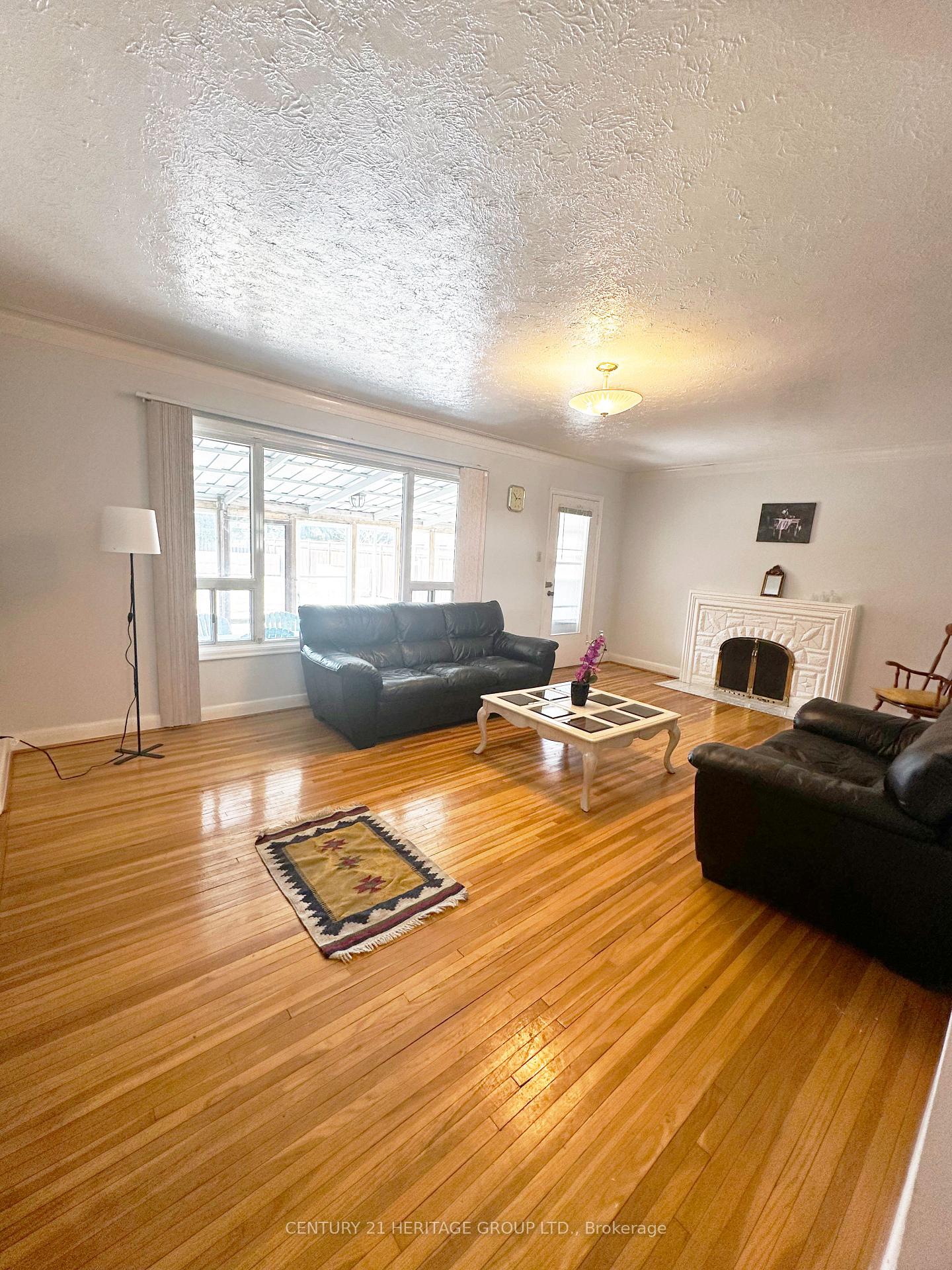 Photo 6 of 2 Windridge Drive, Markham, Bullock — HOMEH