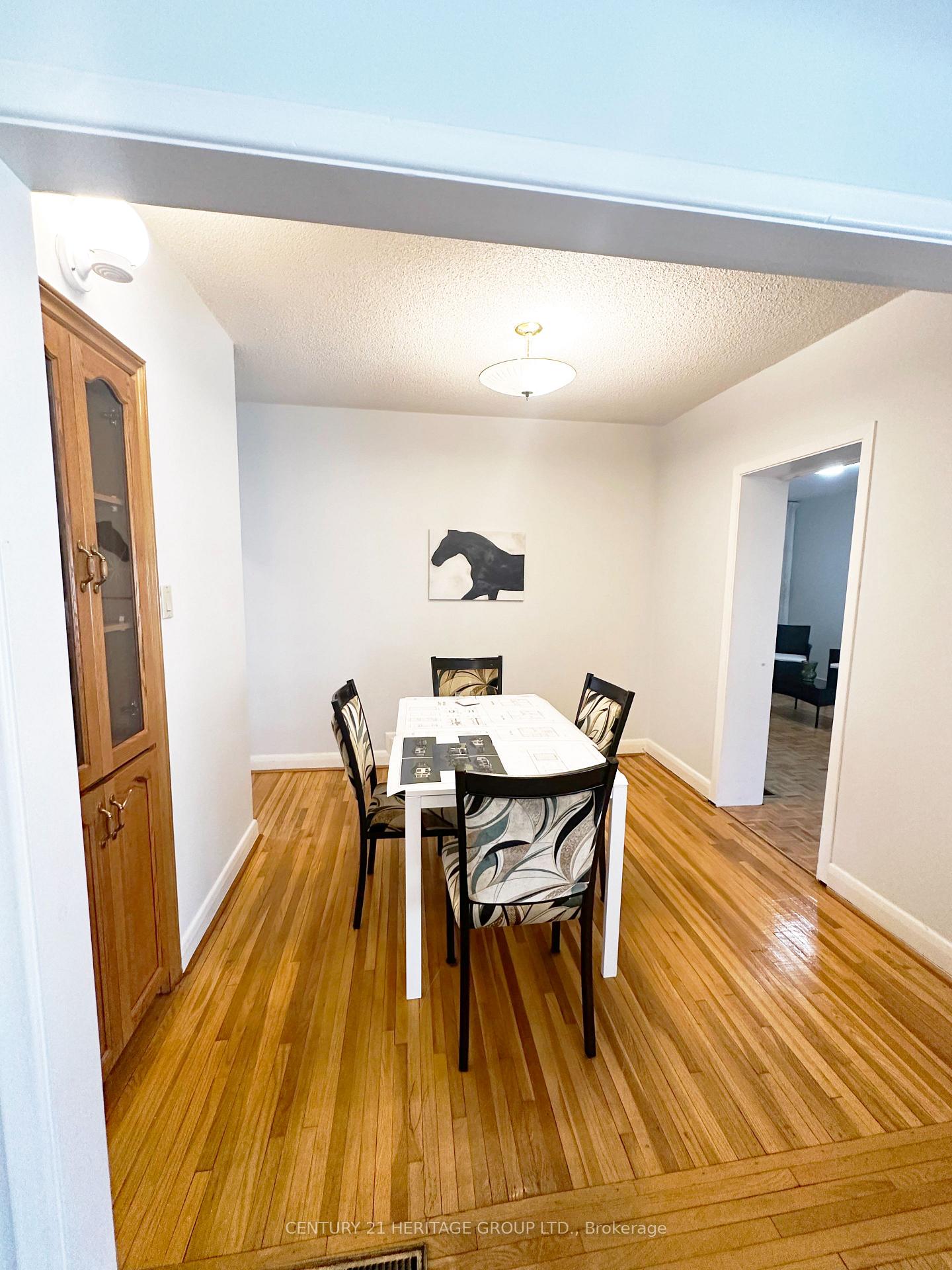 Photo 8 of 2 Windridge Drive, Markham, Bullock — HOMEH