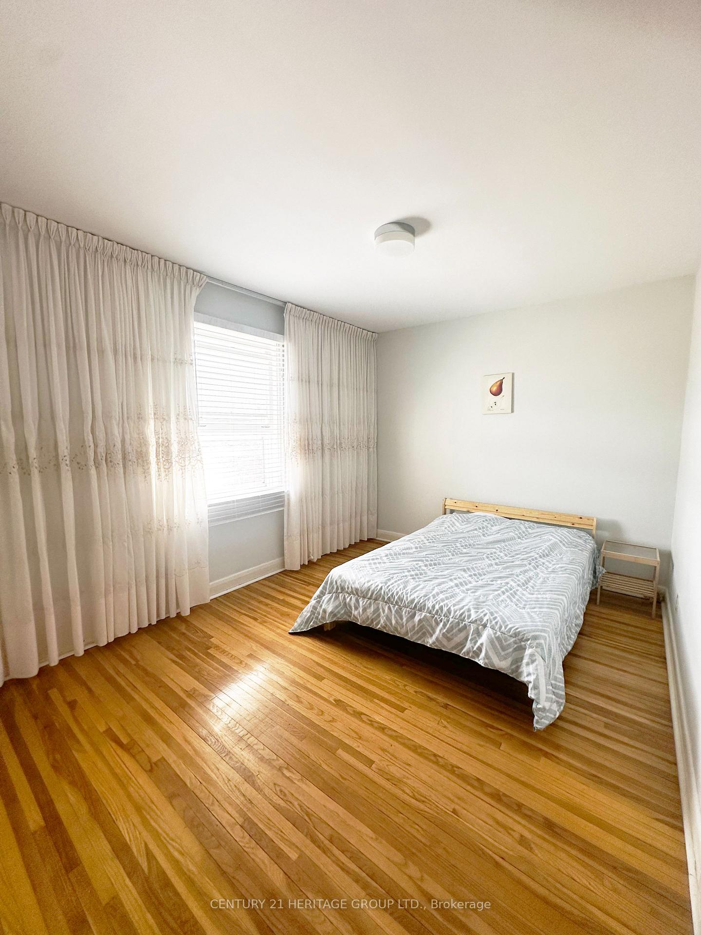 Photo 9 of 2 Windridge Drive, Markham, Bullock — HOMEH