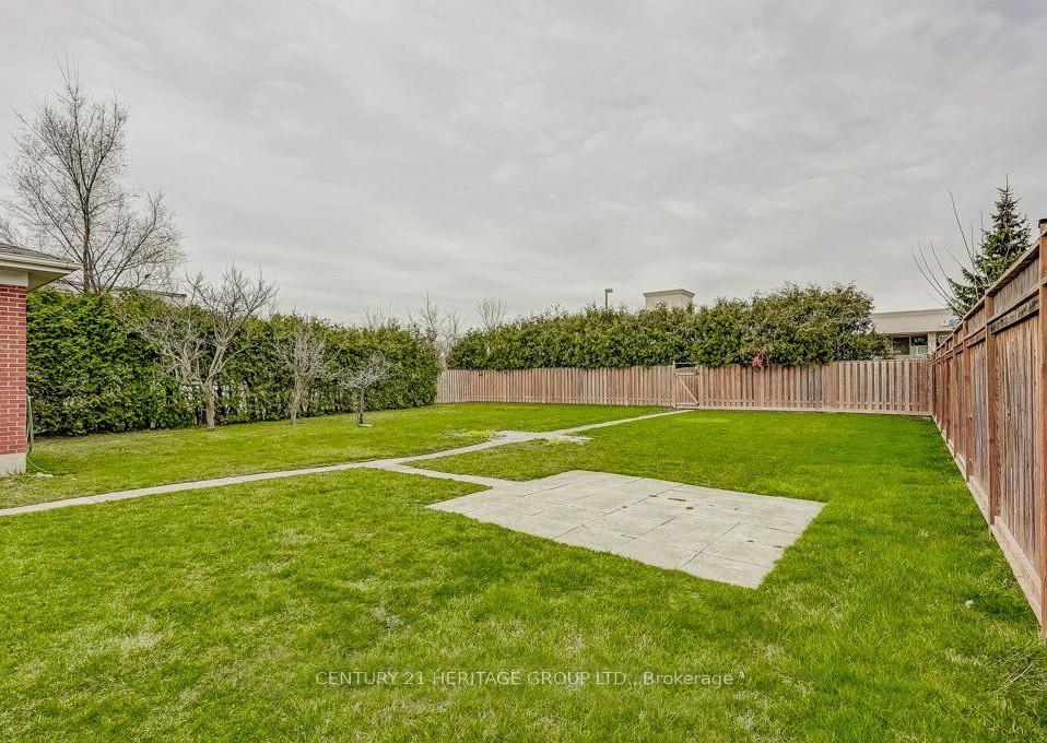 Photo 20 of 2 Windridge Drive, Markham, Bullock — HOMEH