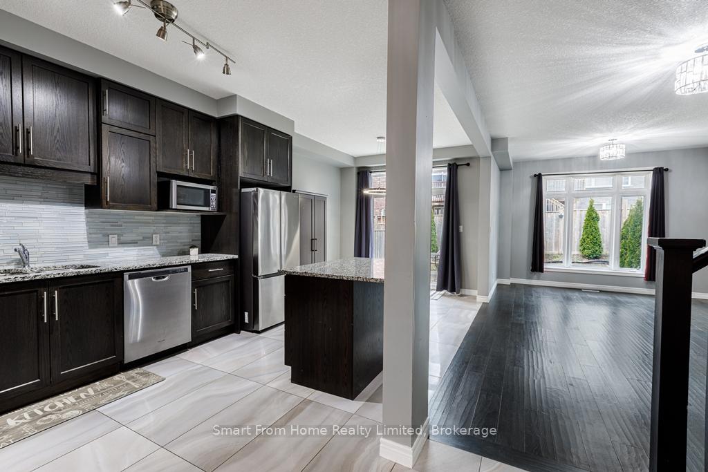 Photo 4 of 30 Willowrun Drive, Kitchener — HOMEH