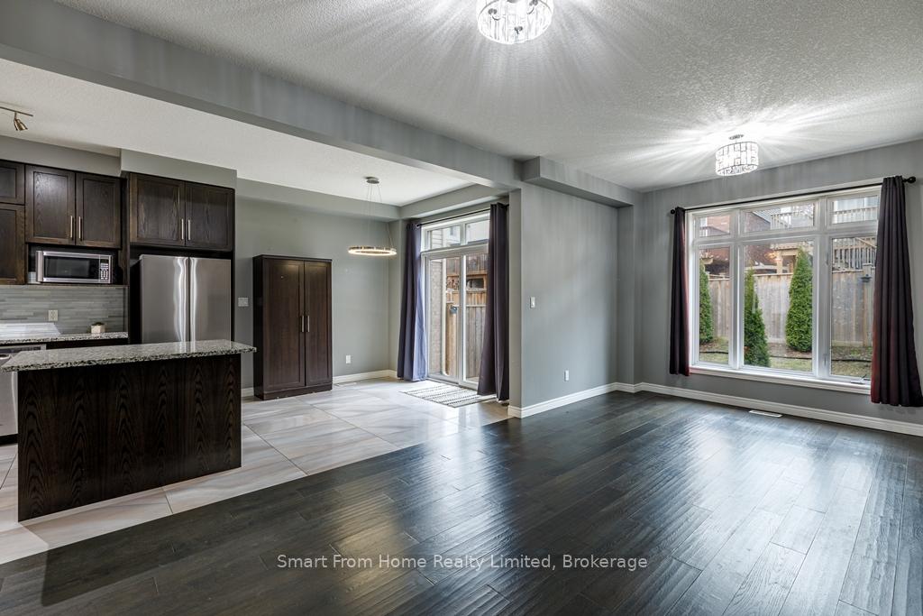 Photo 5 of 30 Willowrun Drive, Kitchener — HOMEH