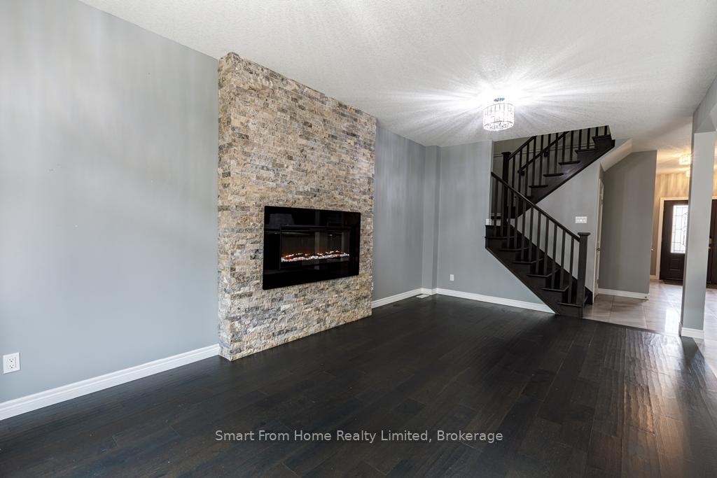Photo 10 of 30 Willowrun Drive, Kitchener — HOMEH
