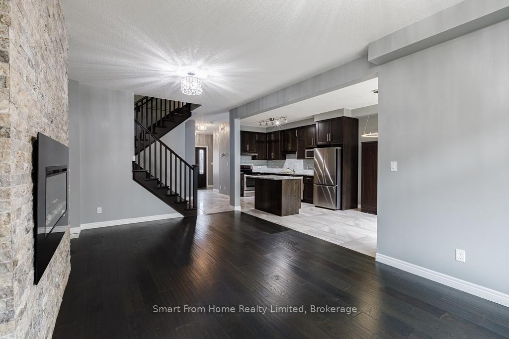 Photo 11 of 30 Willowrun Drive, Kitchener — HOMEH