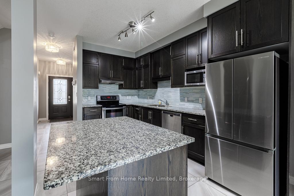 Photo 13 of 30 Willowrun Drive, Kitchener — HOMEH