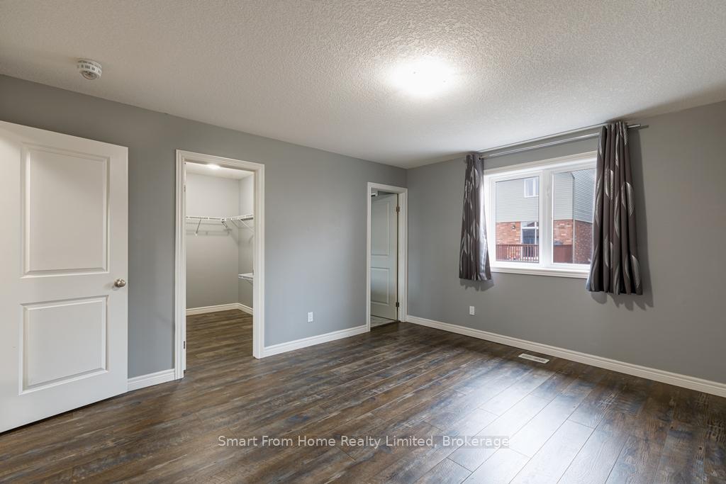 Photo 15 of 30 Willowrun Drive, Kitchener — HOMEH