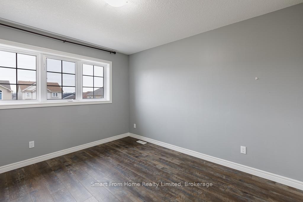 Photo 23 of 30 Willowrun Drive, Kitchener — HOMEH