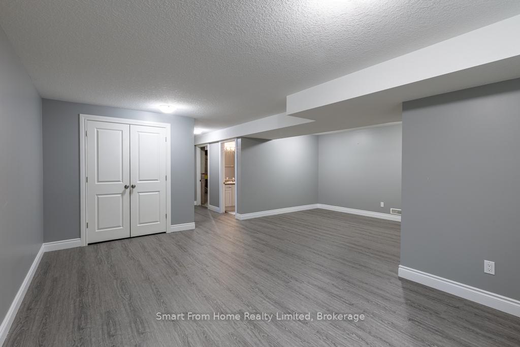 Photo 28 of 30 Willowrun Drive, Kitchener — HOMEH