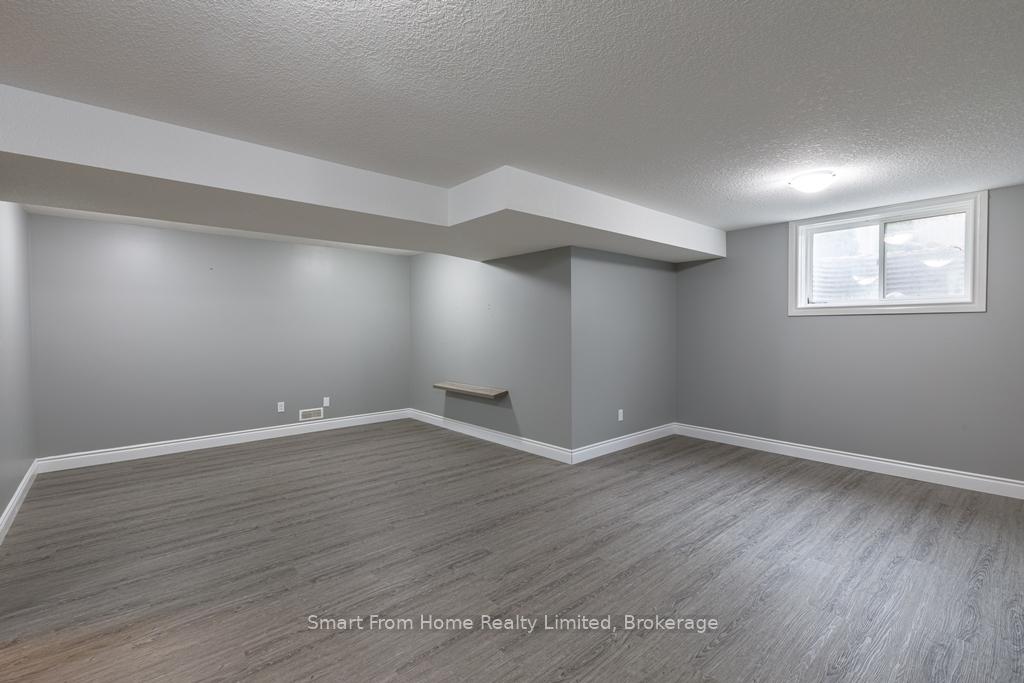 Photo 29 of 30 Willowrun Drive, Kitchener — HOMEH