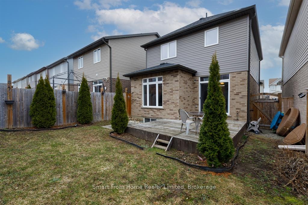 Photo 33 of 30 Willowrun Drive, Kitchener — HOMEH