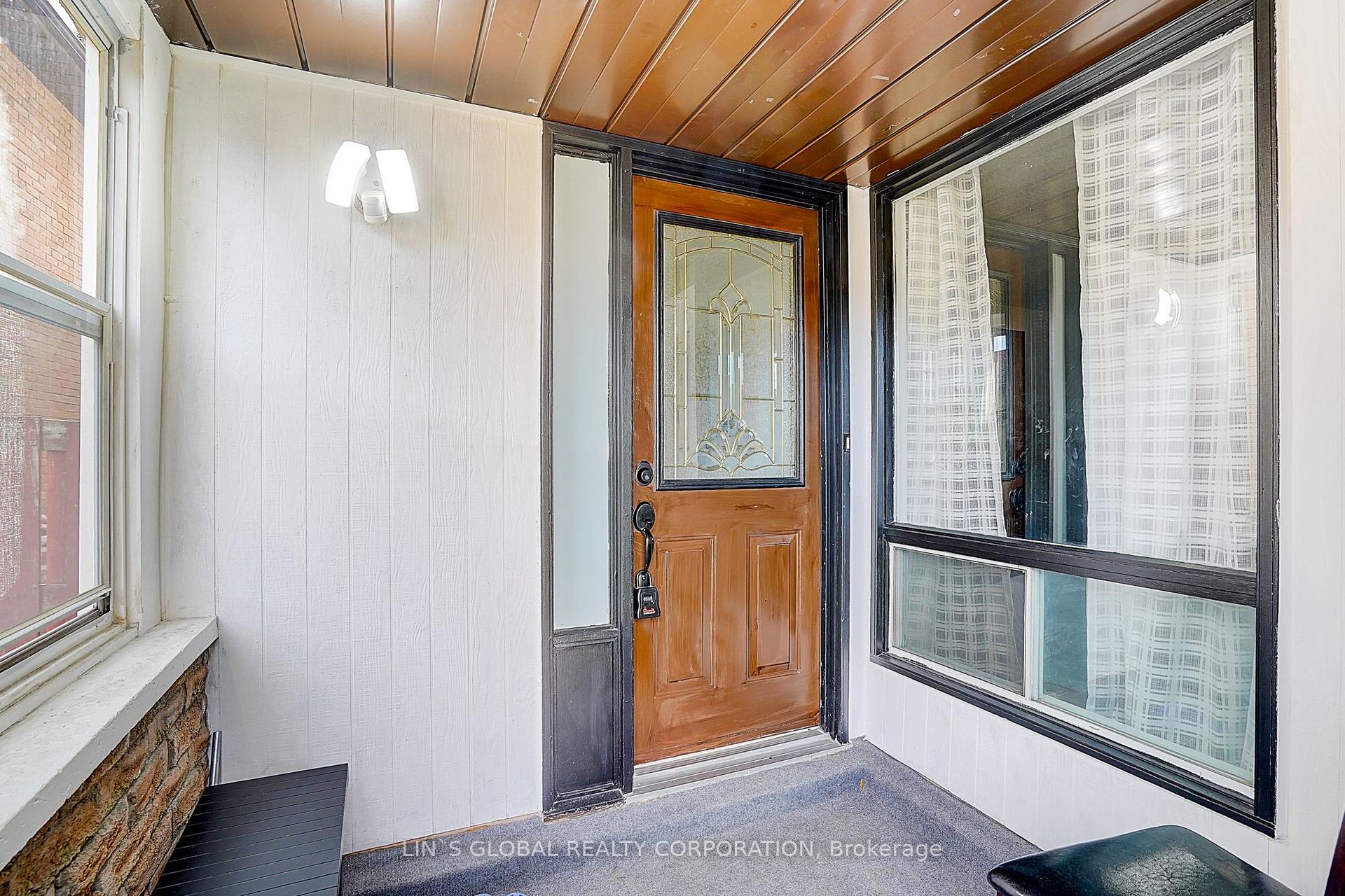 Photo 3 of 56 Upton Crescent, Markham, Milliken Mills West — HOMEH