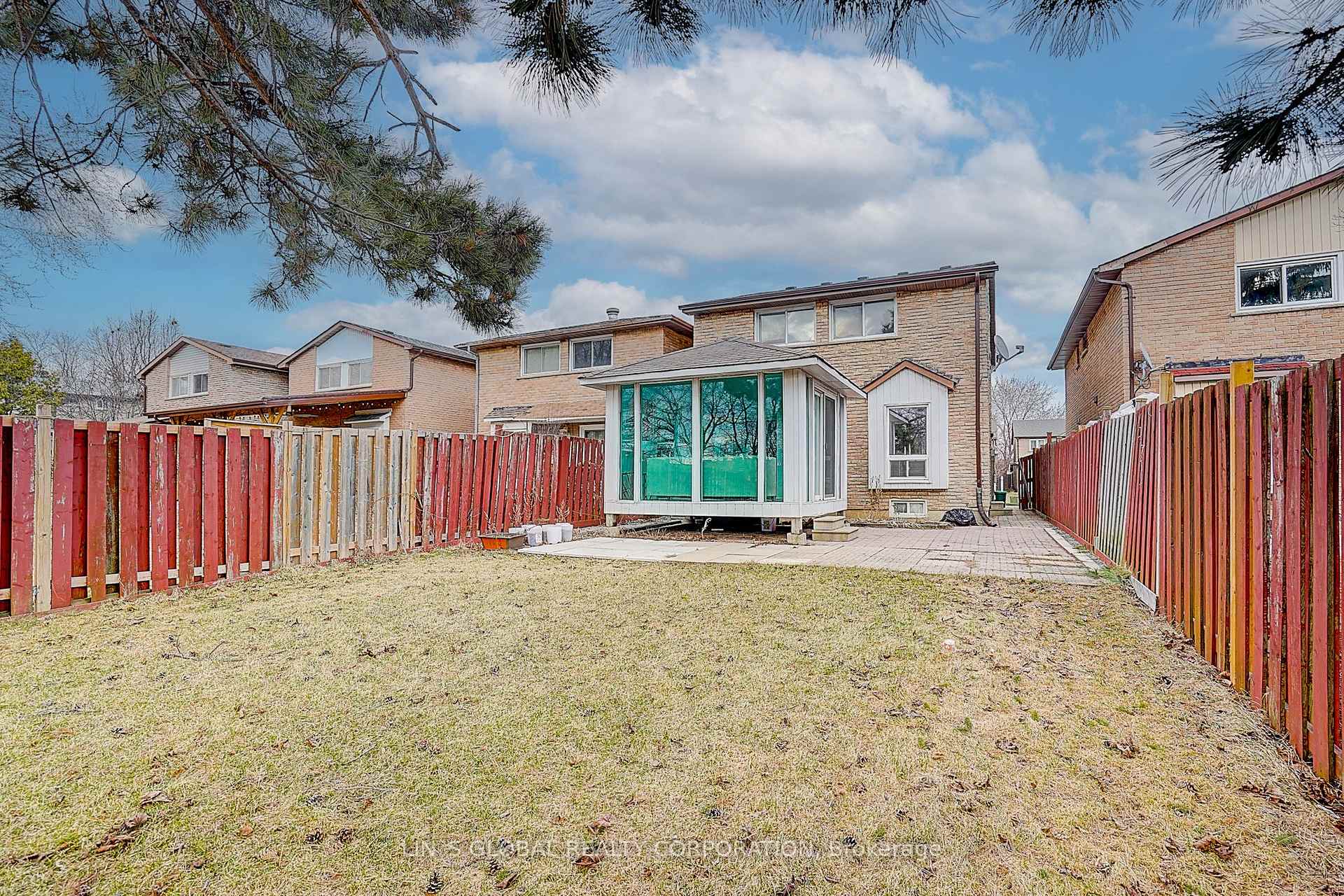 Photo 7 of 56 Upton Crescent, Markham, Milliken Mills West — HOMEH