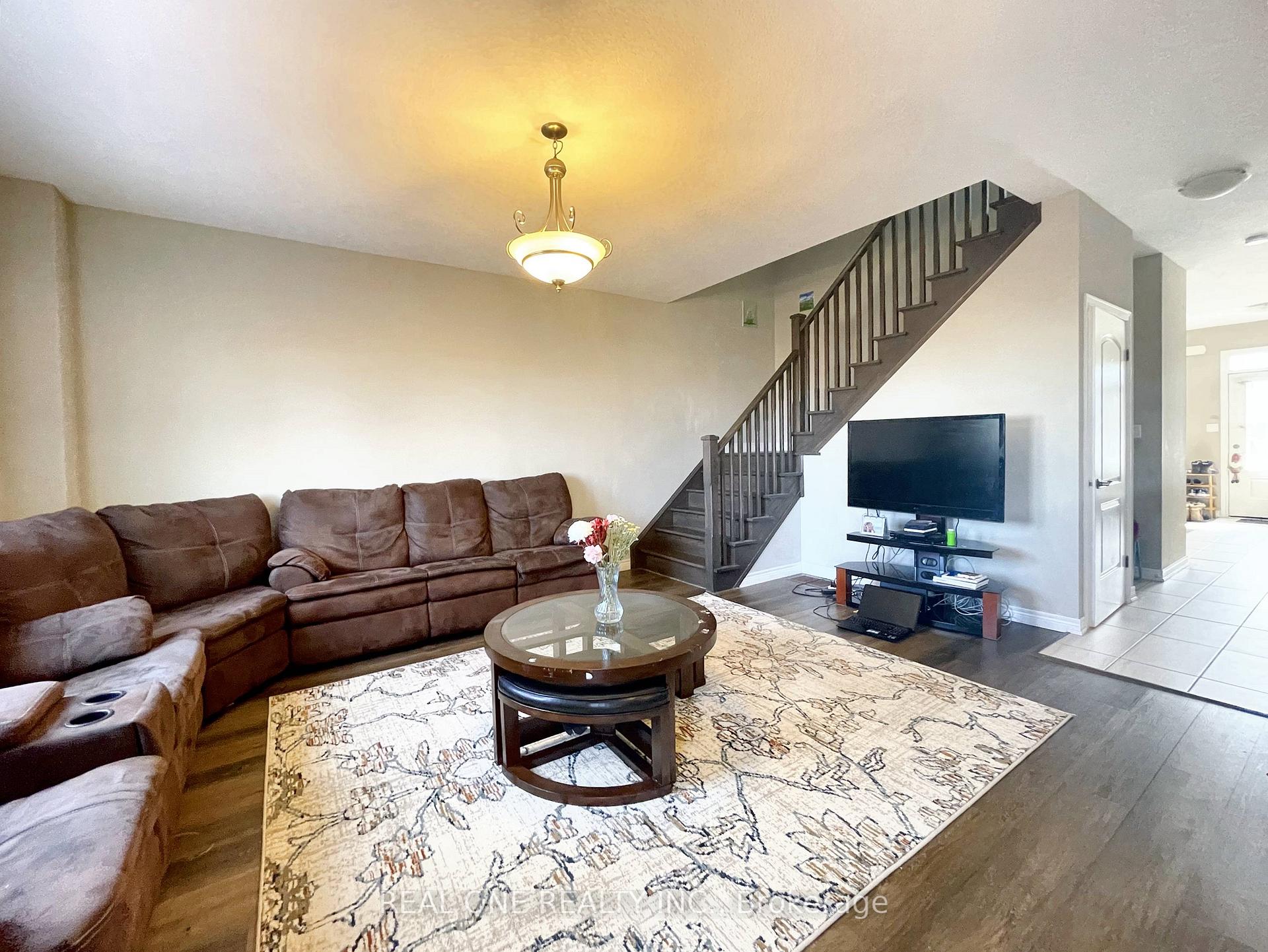 Photo 3 of Unit 10, 421 Kitty Murray Lane, Hamilton, Meadowlands — HOMEH