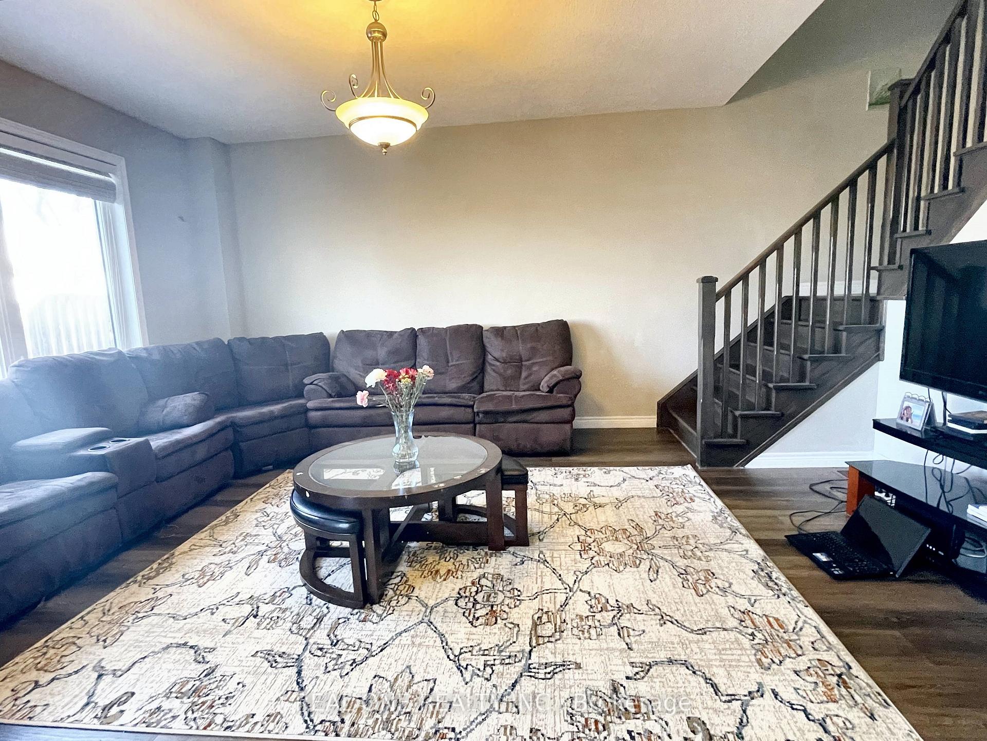 Photo 4 of Unit 10, 421 Kitty Murray Lane, Hamilton, Meadowlands — HOMEH
