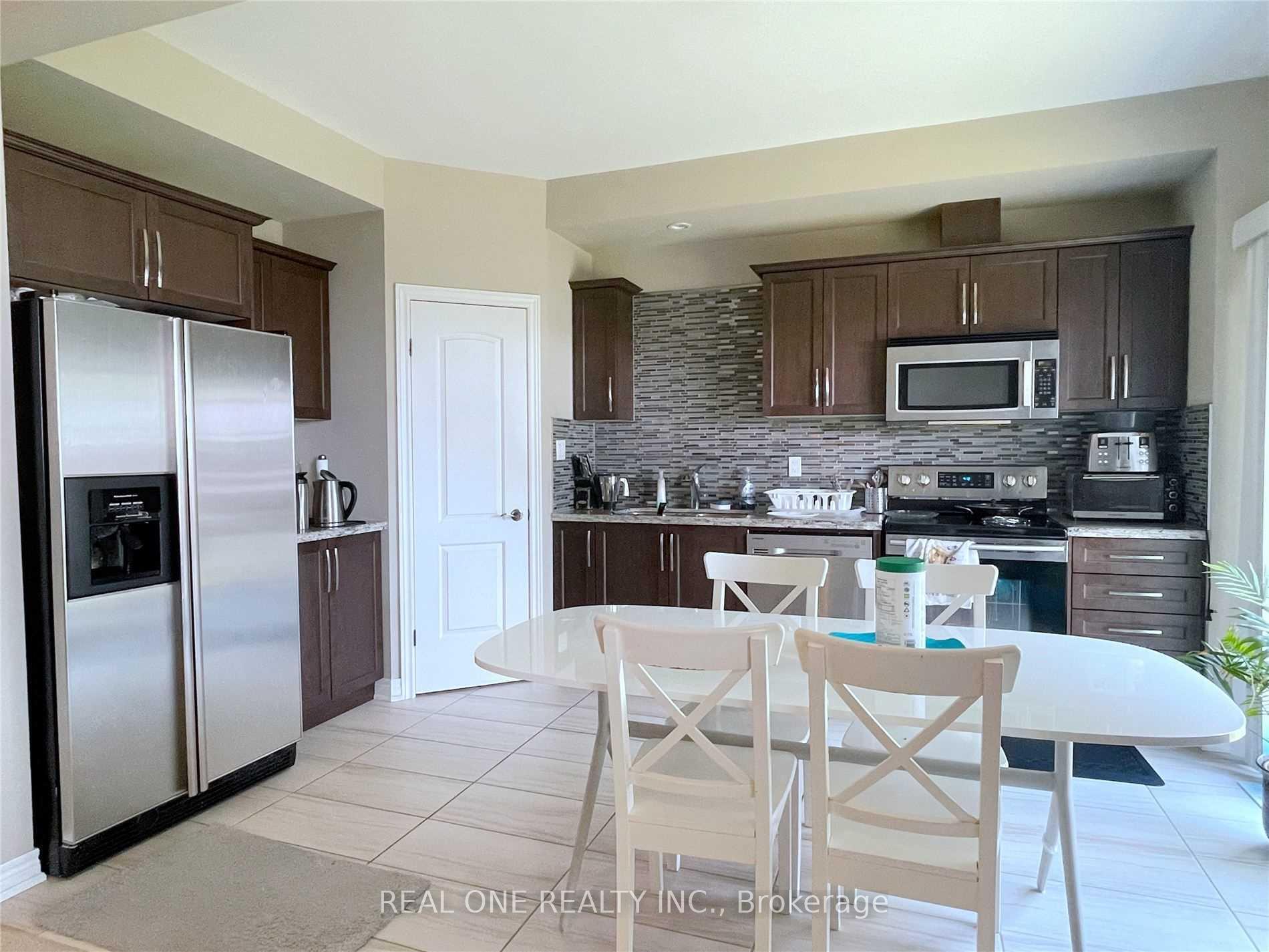 Photo 5 of Unit 10, 421 Kitty Murray Lane, Hamilton, Meadowlands — HOMEH