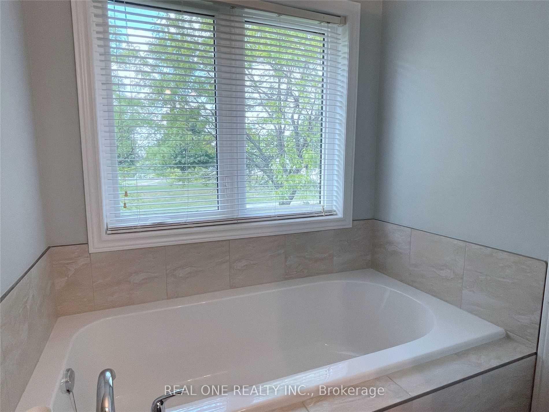 Photo 12 of Unit 10, 421 Kitty Murray Lane, Hamilton, Meadowlands — HOMEH