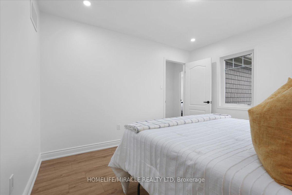 Photo 25 of 361 Apple Hill Crescent, Kitchener, Rosenburg — HOMEH