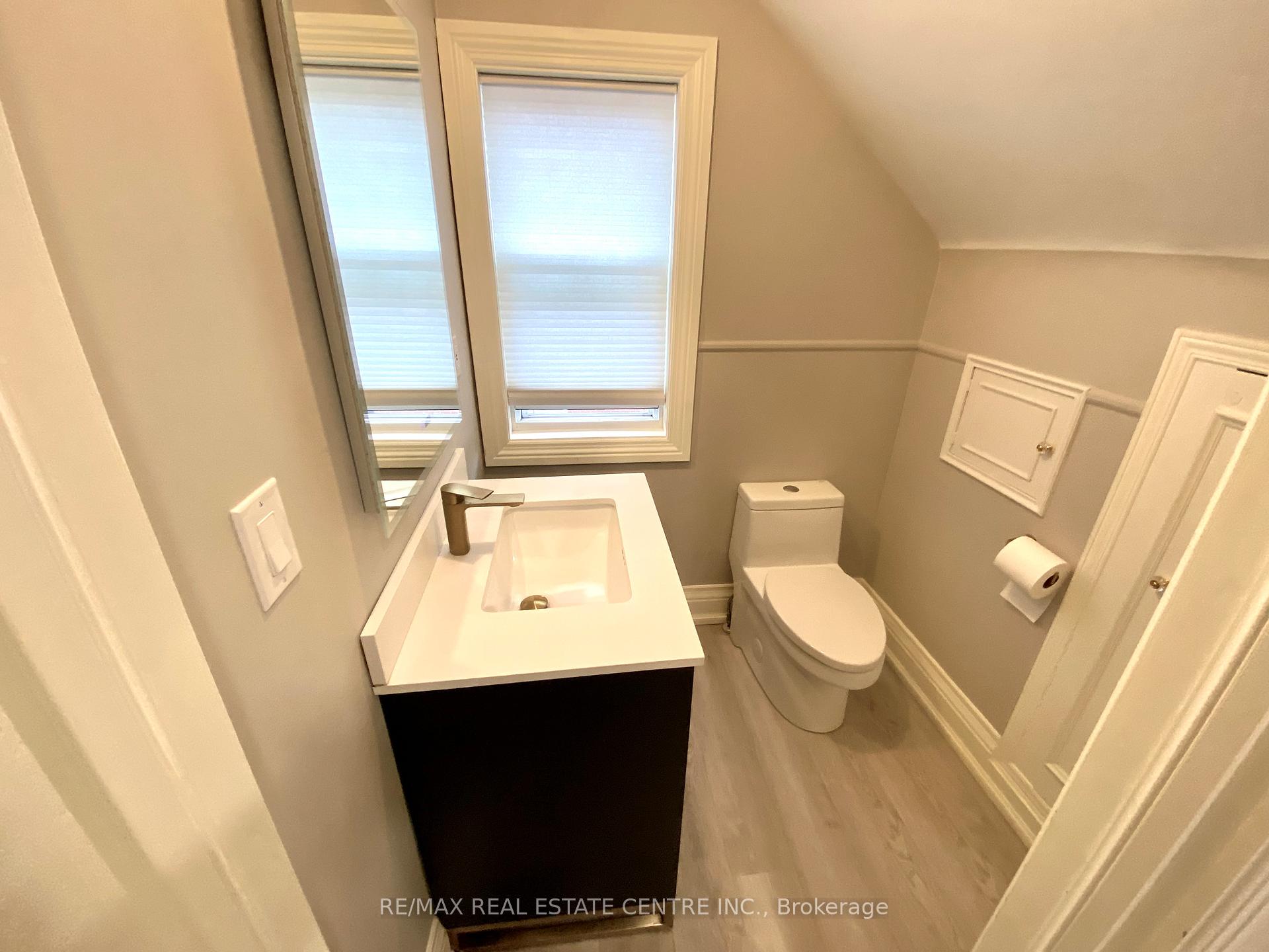 Photo 19 of 21 John Street E, Markham, Thornhill — HOMEH