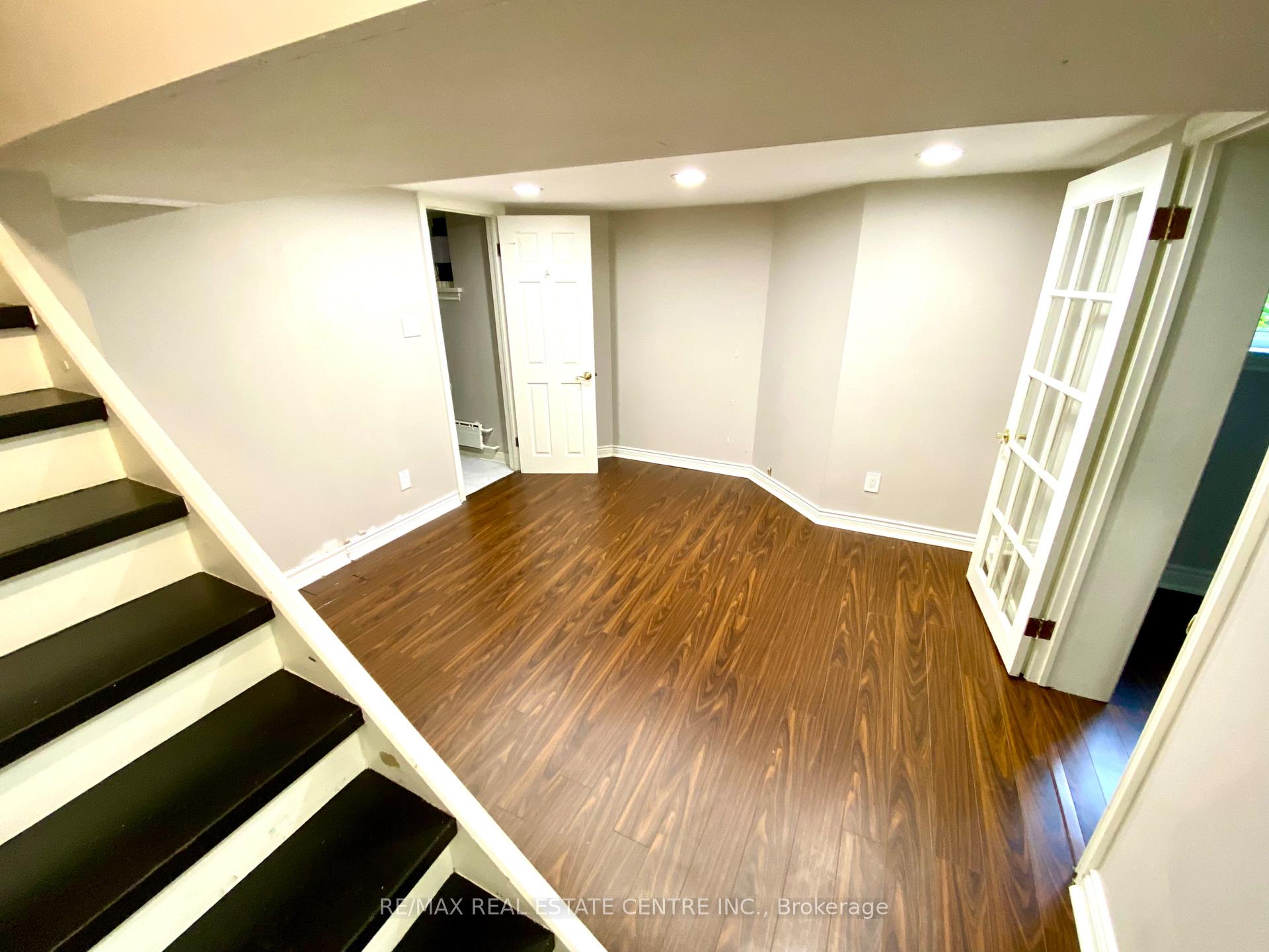 Photo 29 of 21 John Street E, Markham, Thornhill — HOMEH