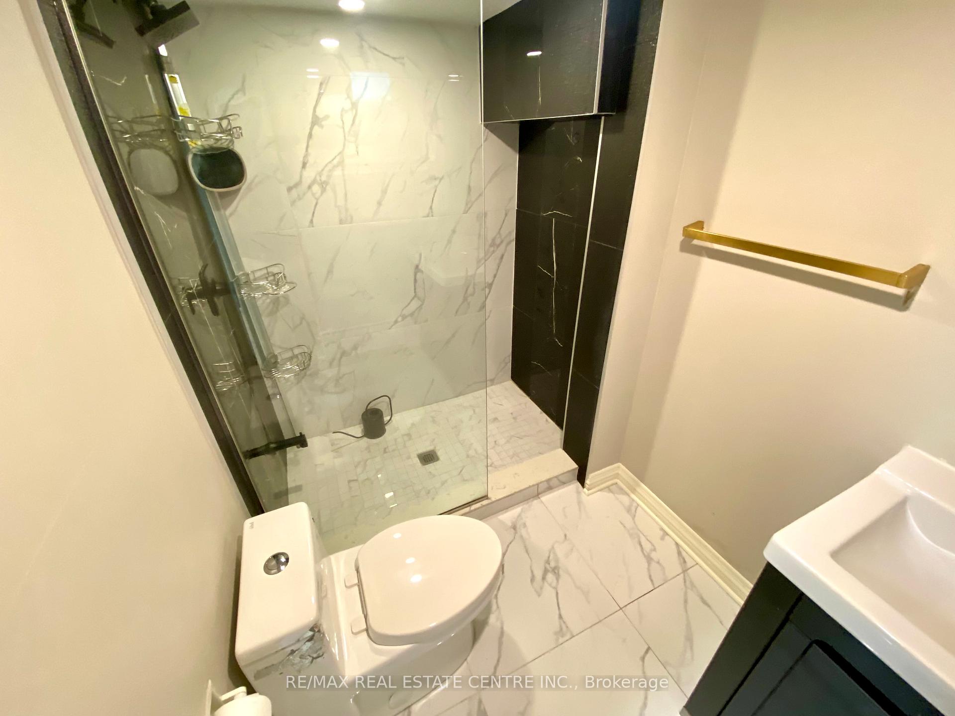 Photo 34 of 21 John Street E, Markham, Thornhill — HOMEH