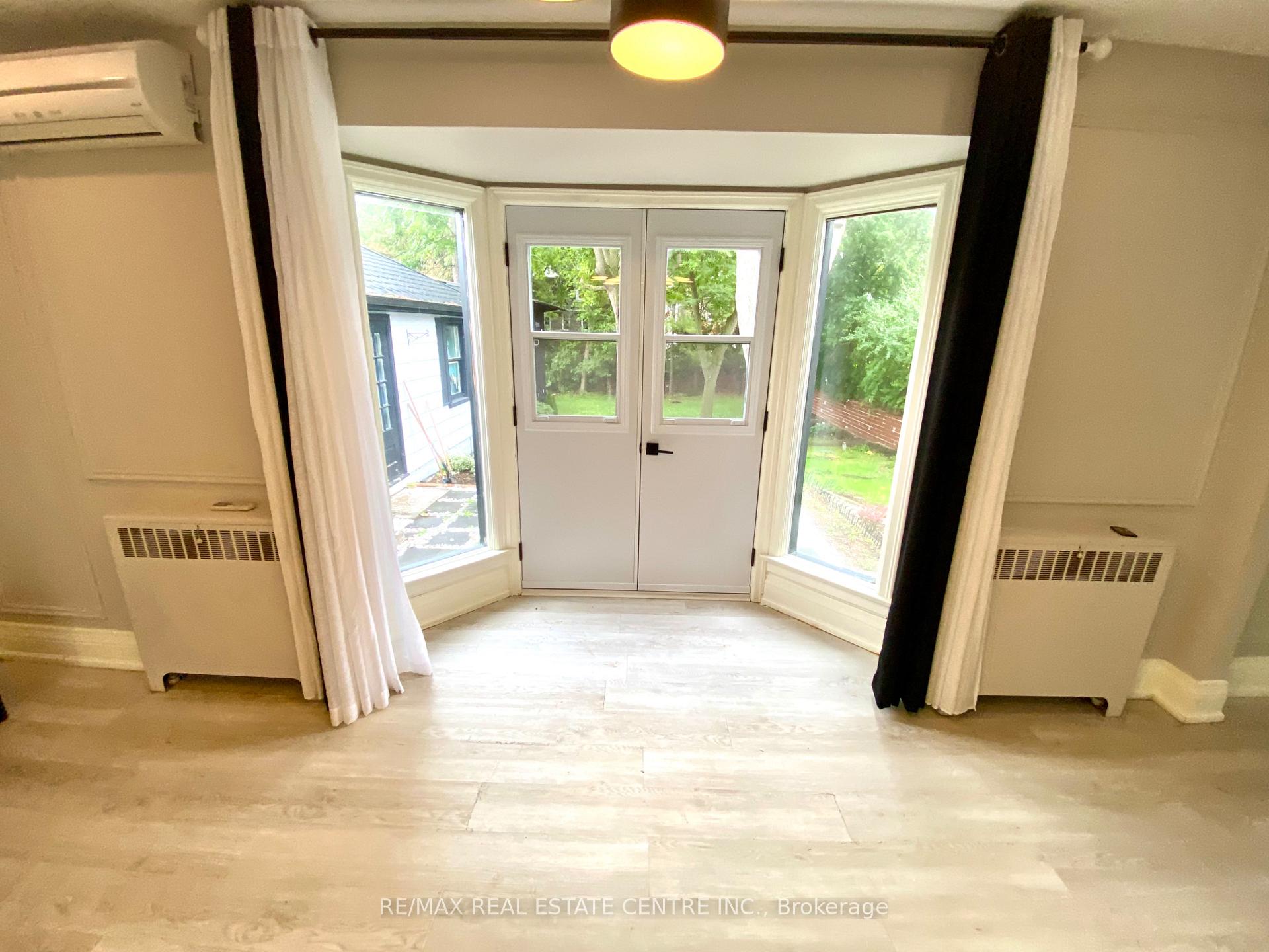 Photo 36 of 21 John Street E, Markham, Thornhill — HOMEH