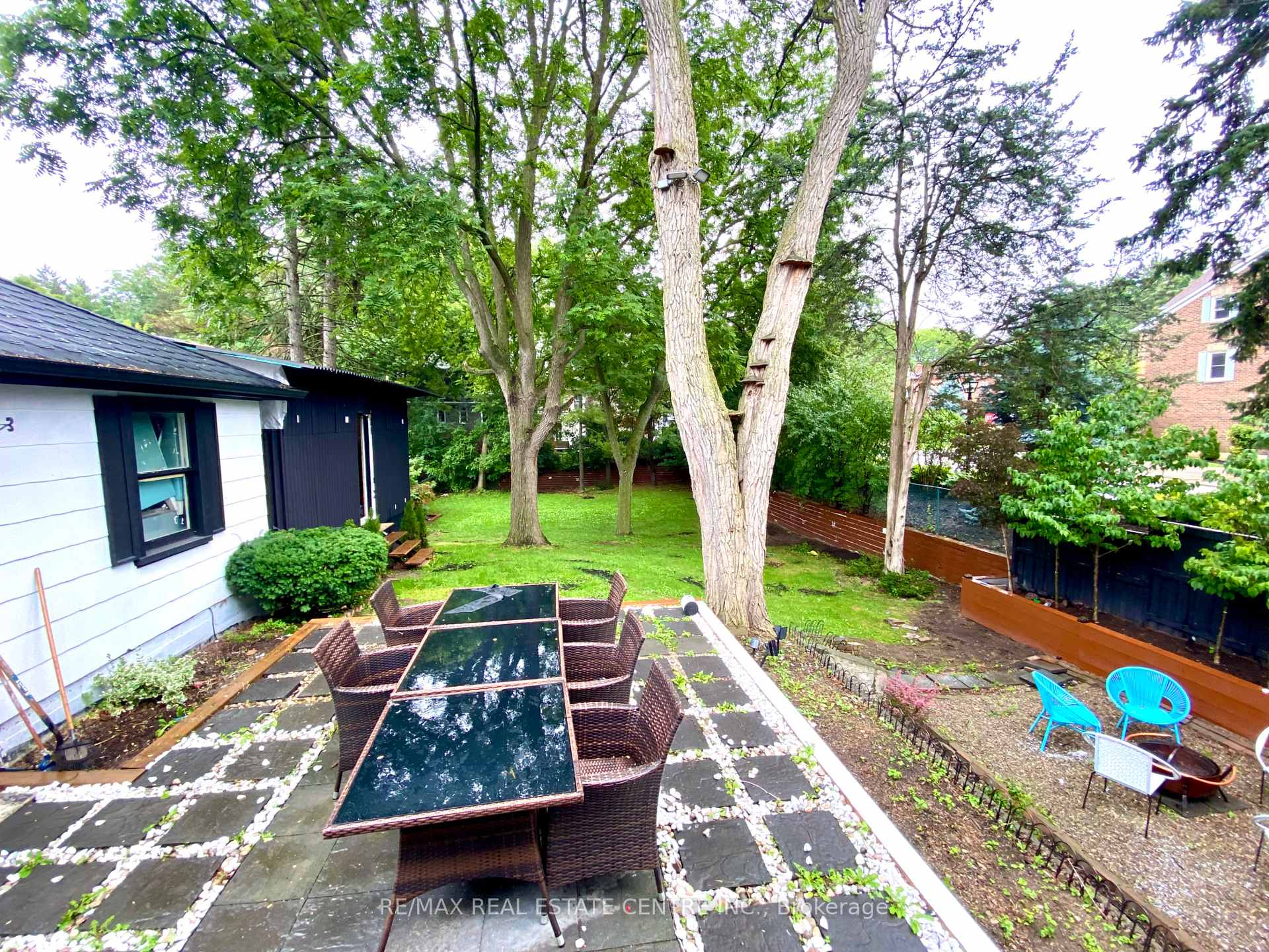 Photo 43 of 21 John Street E, Markham, Thornhill — HOMEH