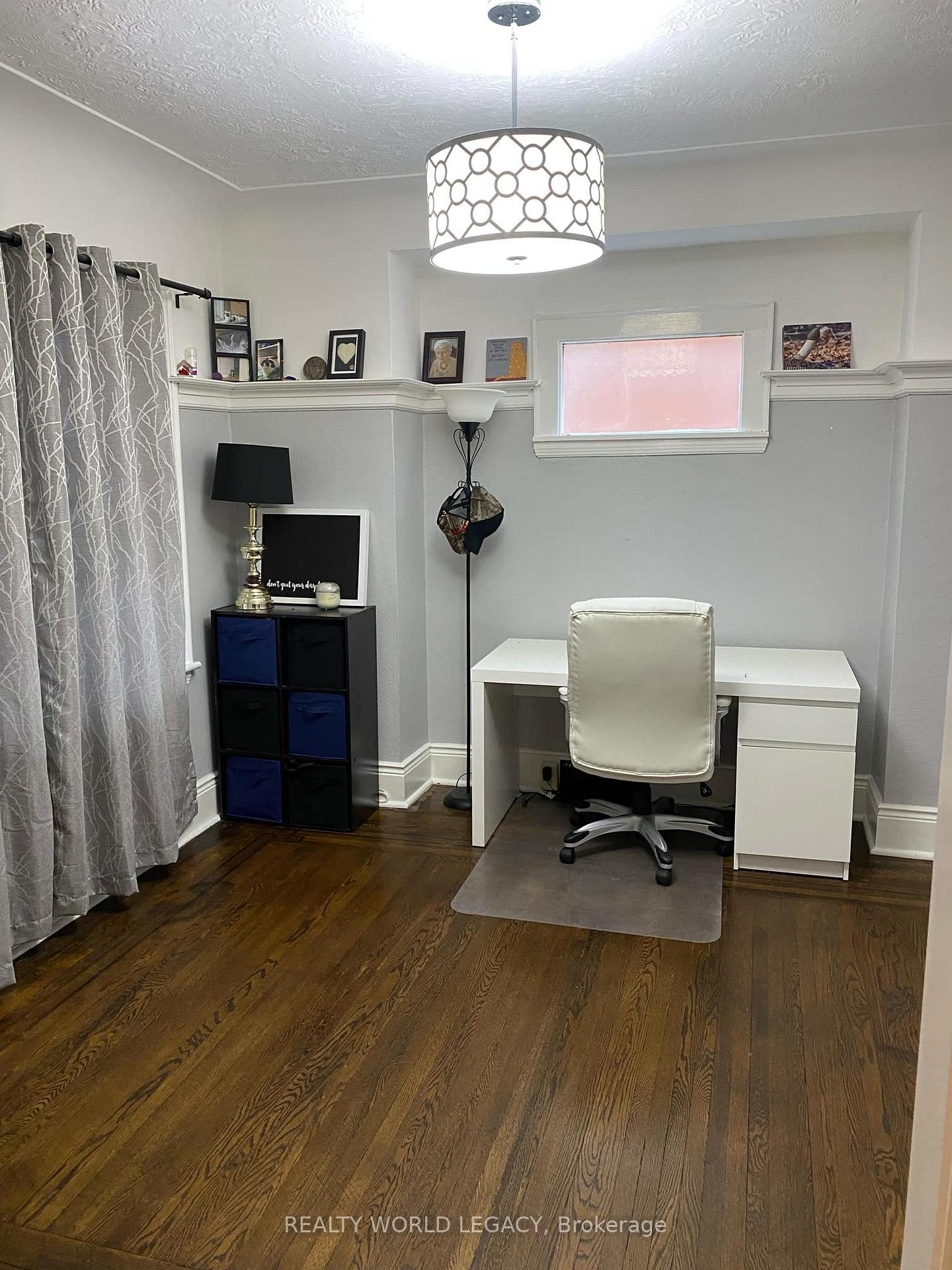 Photo 8 of 169 Graham Avenue S, Hamilton, Delta — HOMEH