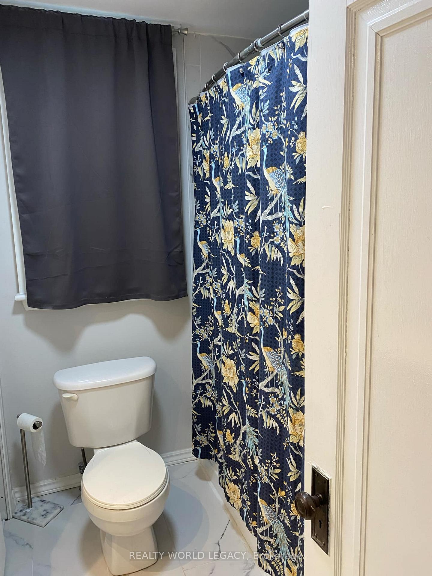 Photo 13 of 169 Graham Avenue S, Hamilton, Delta — HOMEH