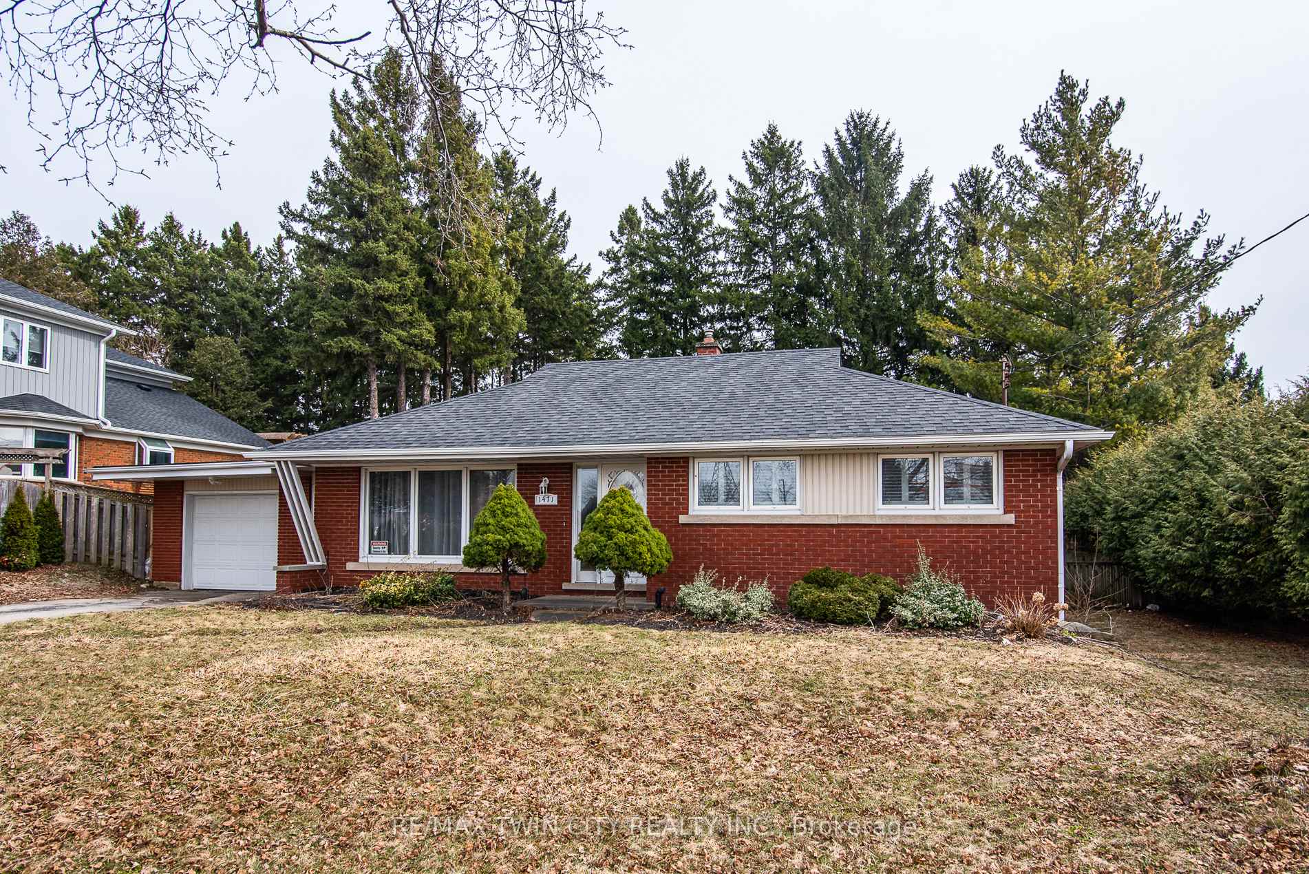 Photo 2 of 1471 Ottawa Street S, Kitchener — HOMEH