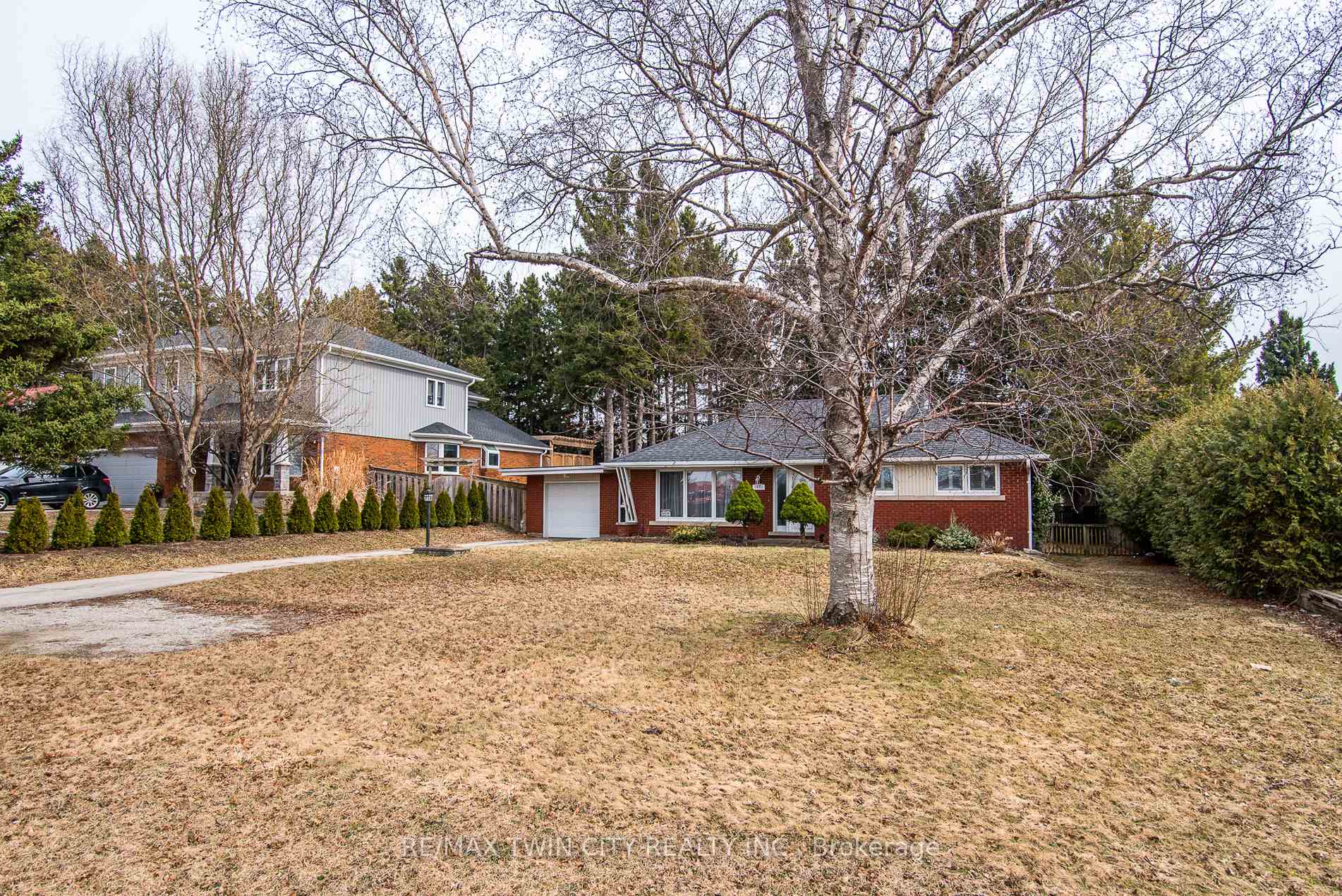 Photo 3 of 1471 Ottawa Street S, Kitchener — HOMEH