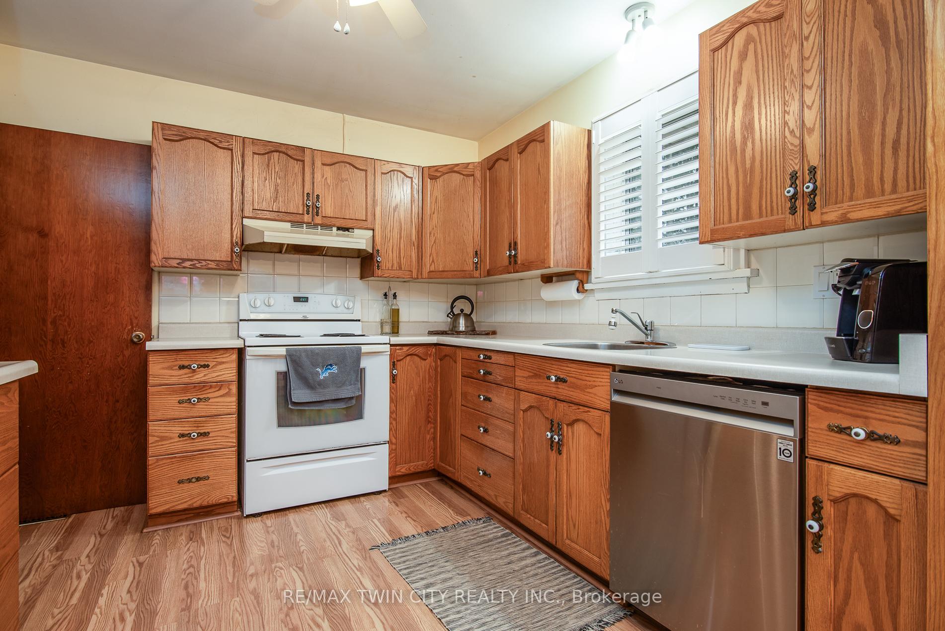 Photo 26 of 1471 Ottawa Street S, Kitchener — HOMEH