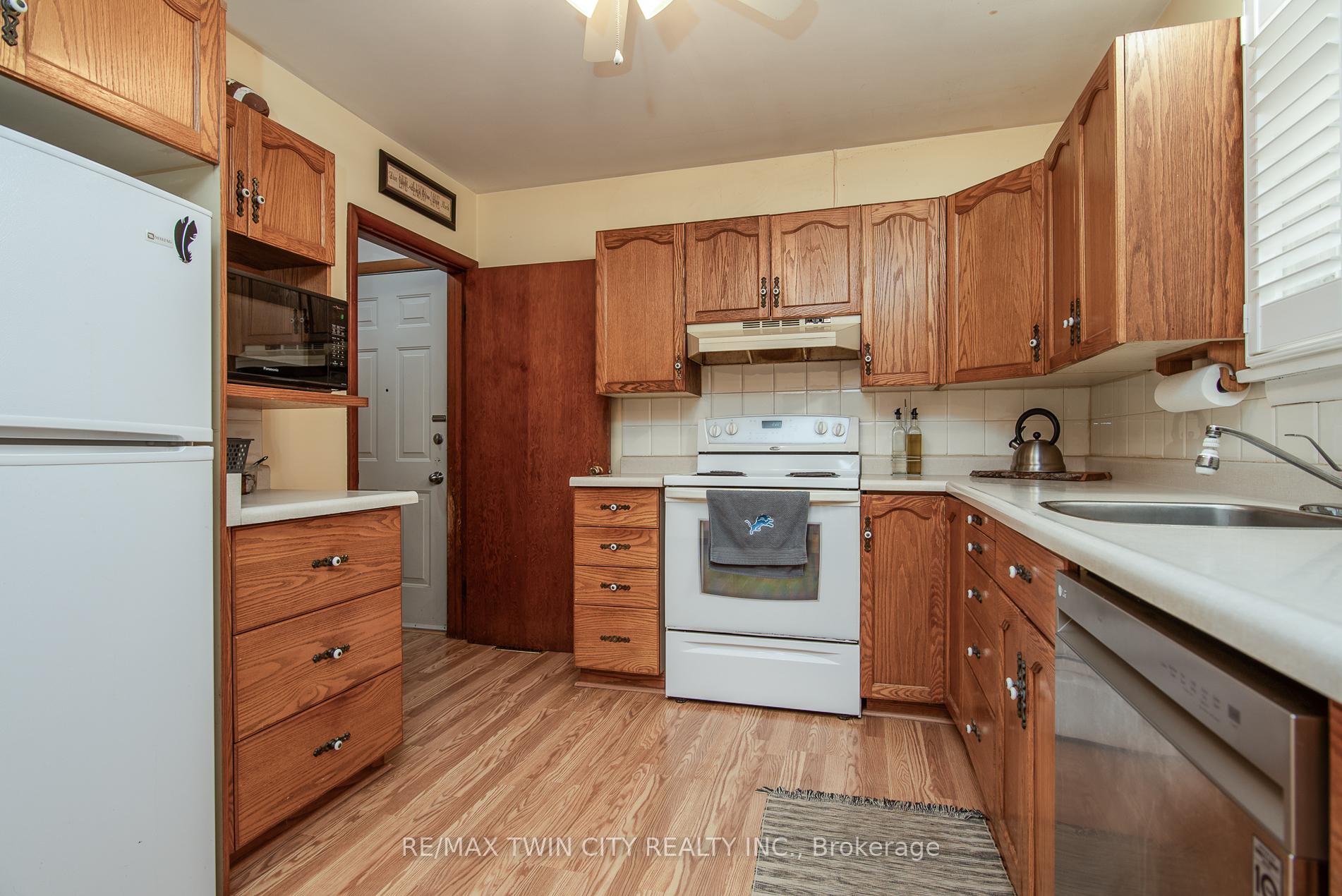 Photo 27 of 1471 Ottawa Street S, Kitchener — HOMEH