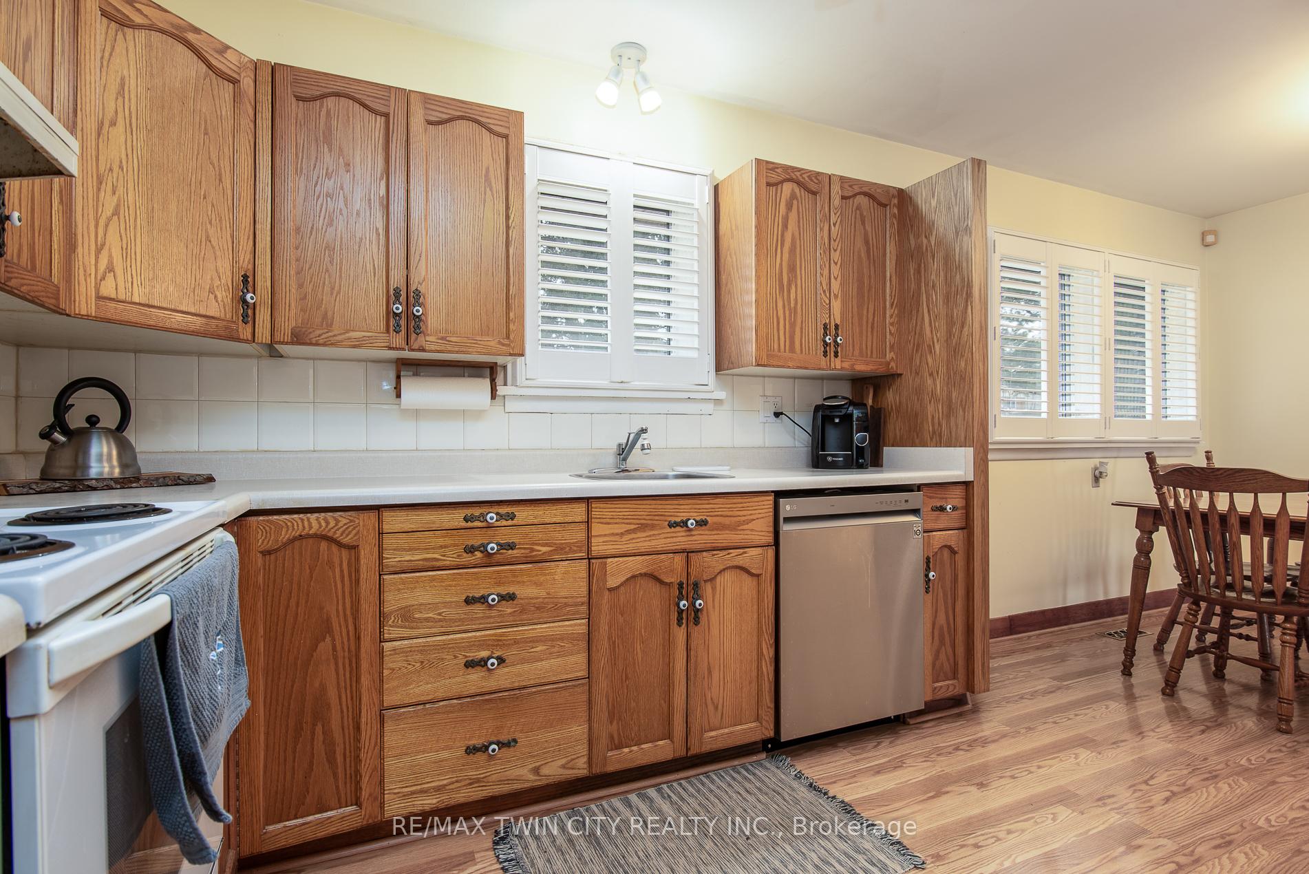 Photo 28 of 1471 Ottawa Street S, Kitchener — HOMEH
