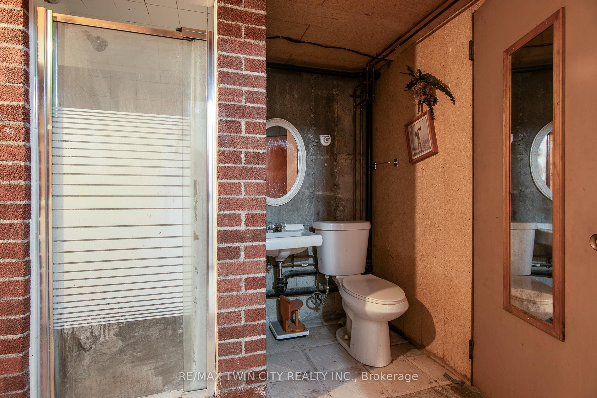Photo 46 of 1471 Ottawa Street S, Kitchener — HOMEH
