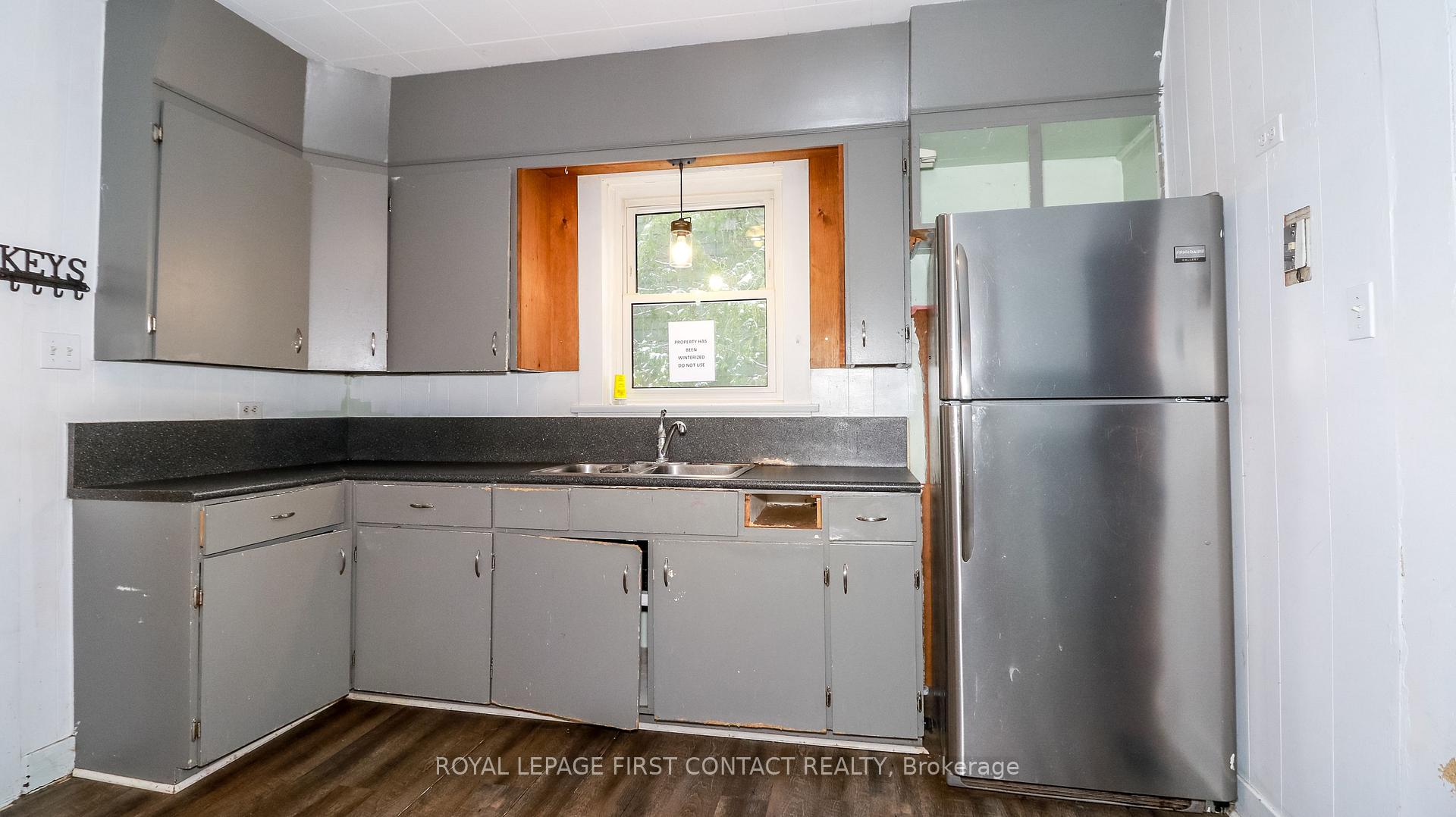 Photo 12 of 301 Fourth Street, Midland — HOMEH