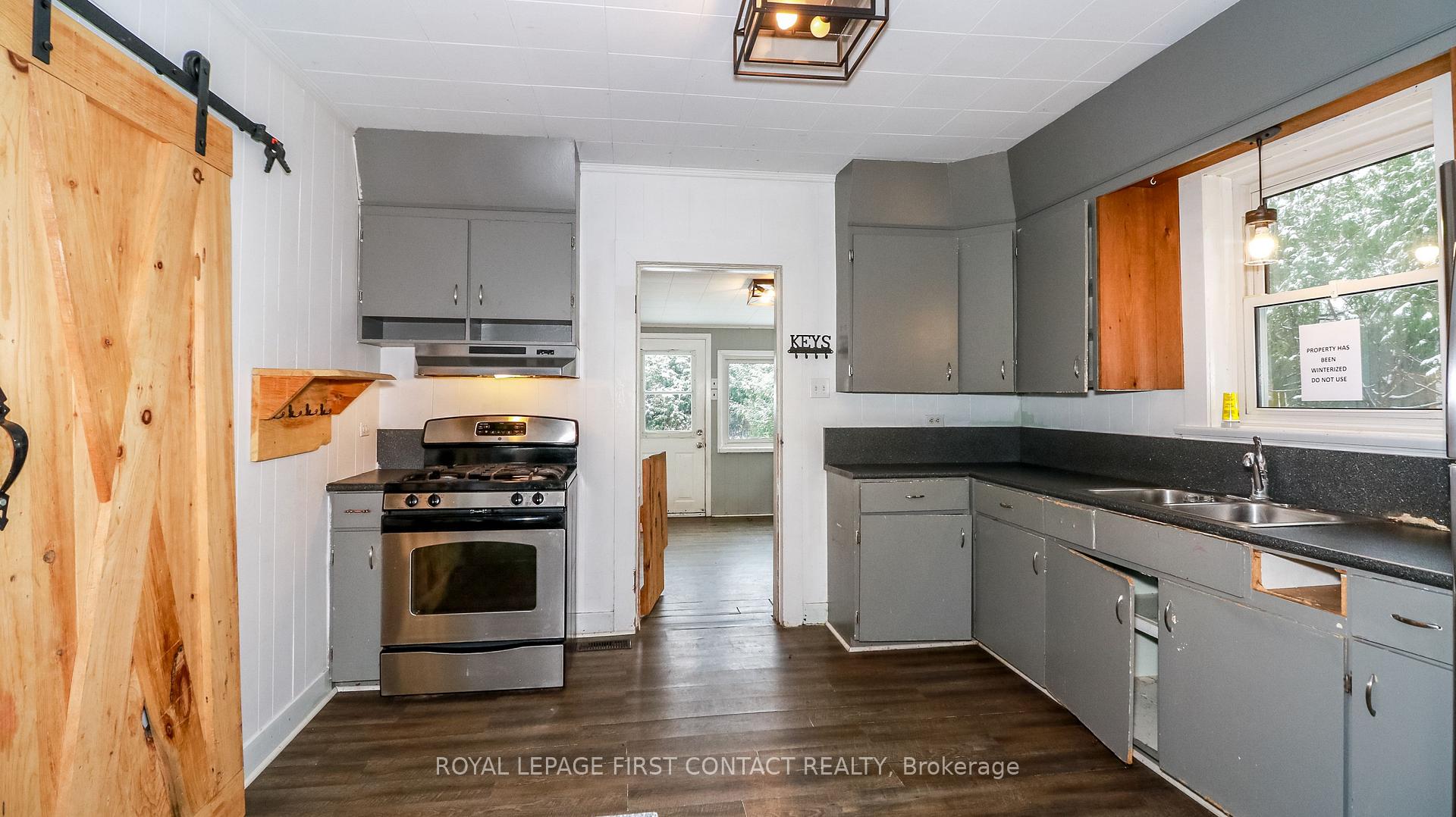 Photo 13 of 301 Fourth Street, Midland — HOMEH