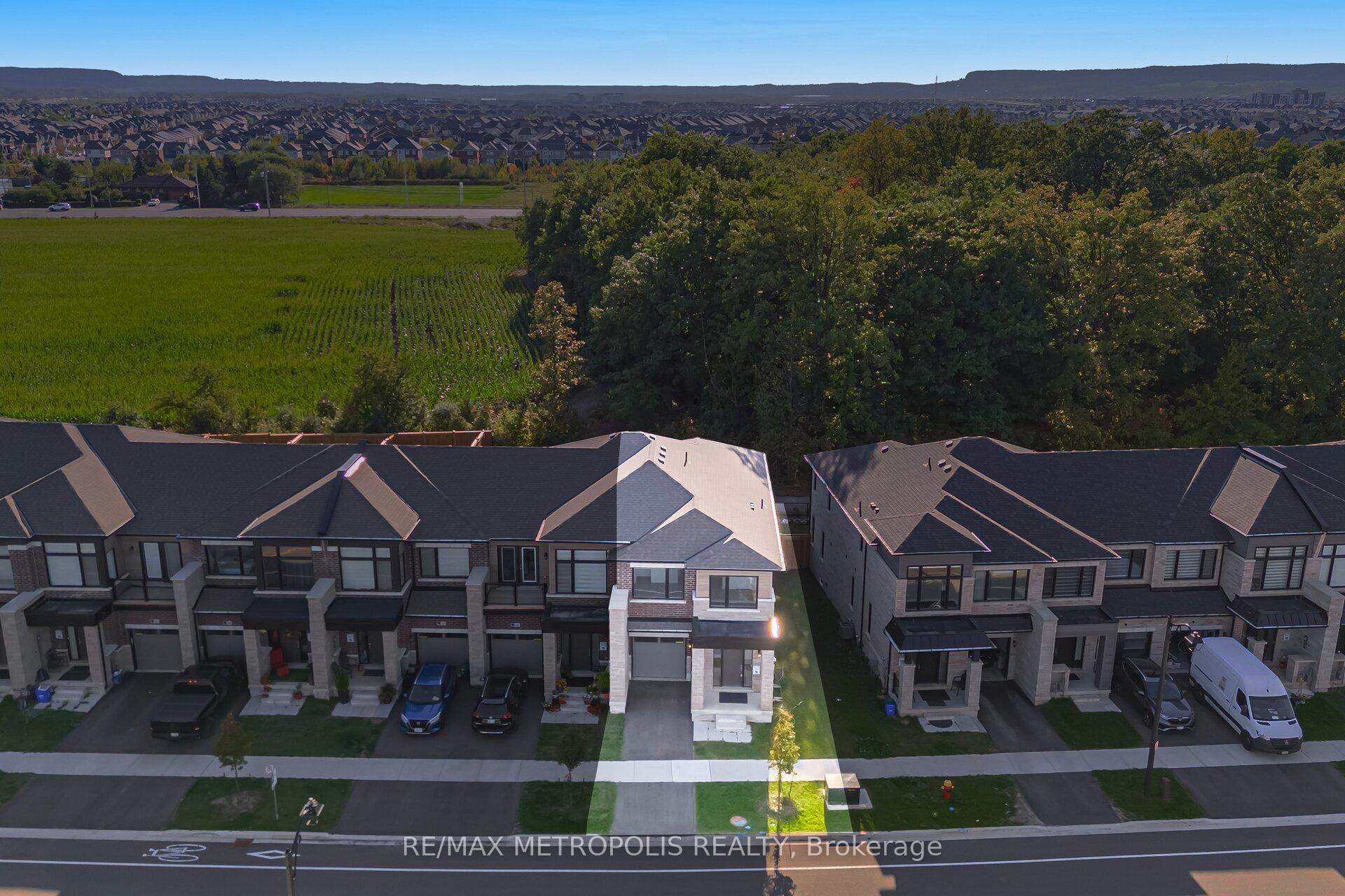 Photo 2 of 1460 Rose Way, Milton, Cobban — HOMEH