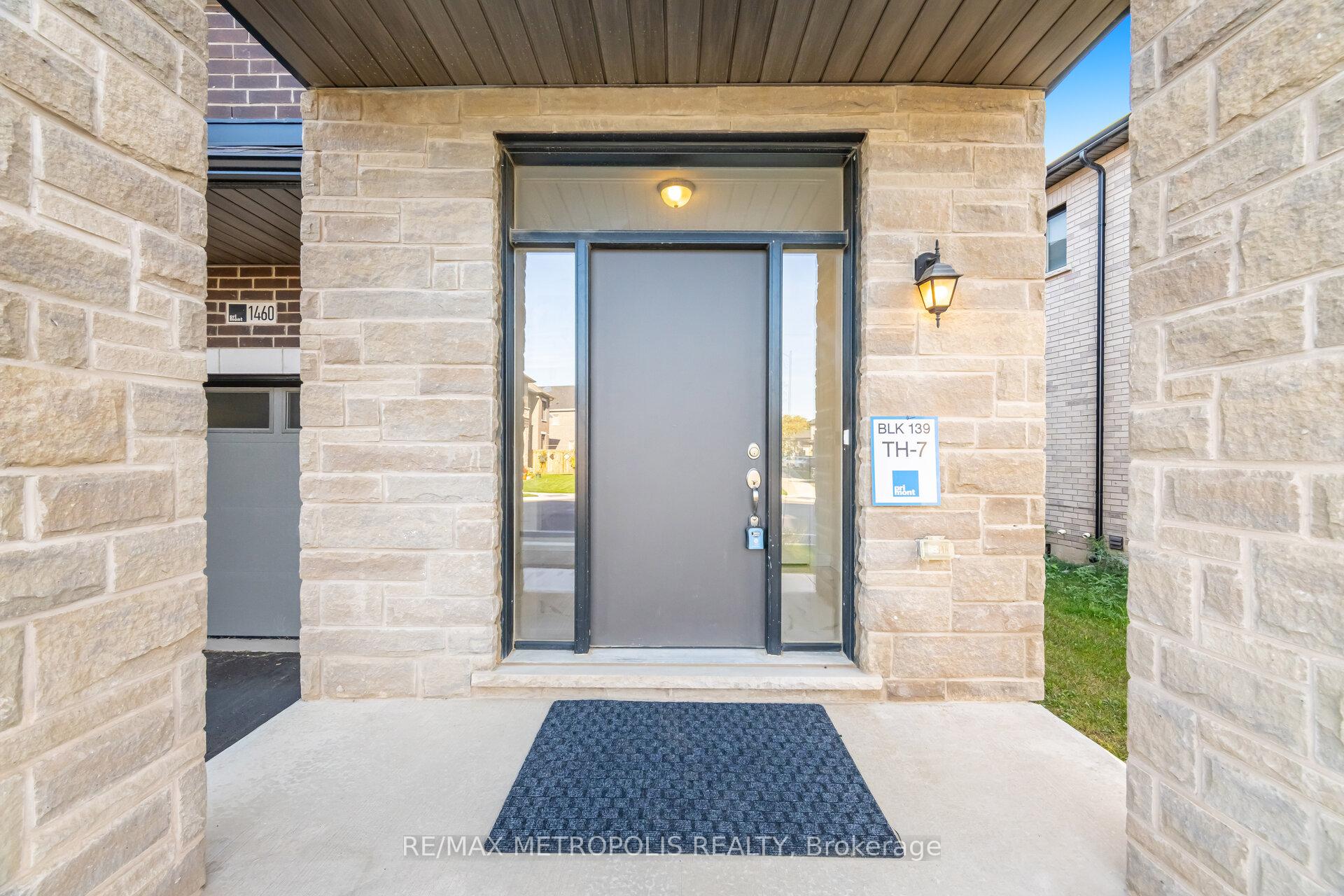 Photo 11 of 1460 Rose Way, Milton, Cobban — HOMEH