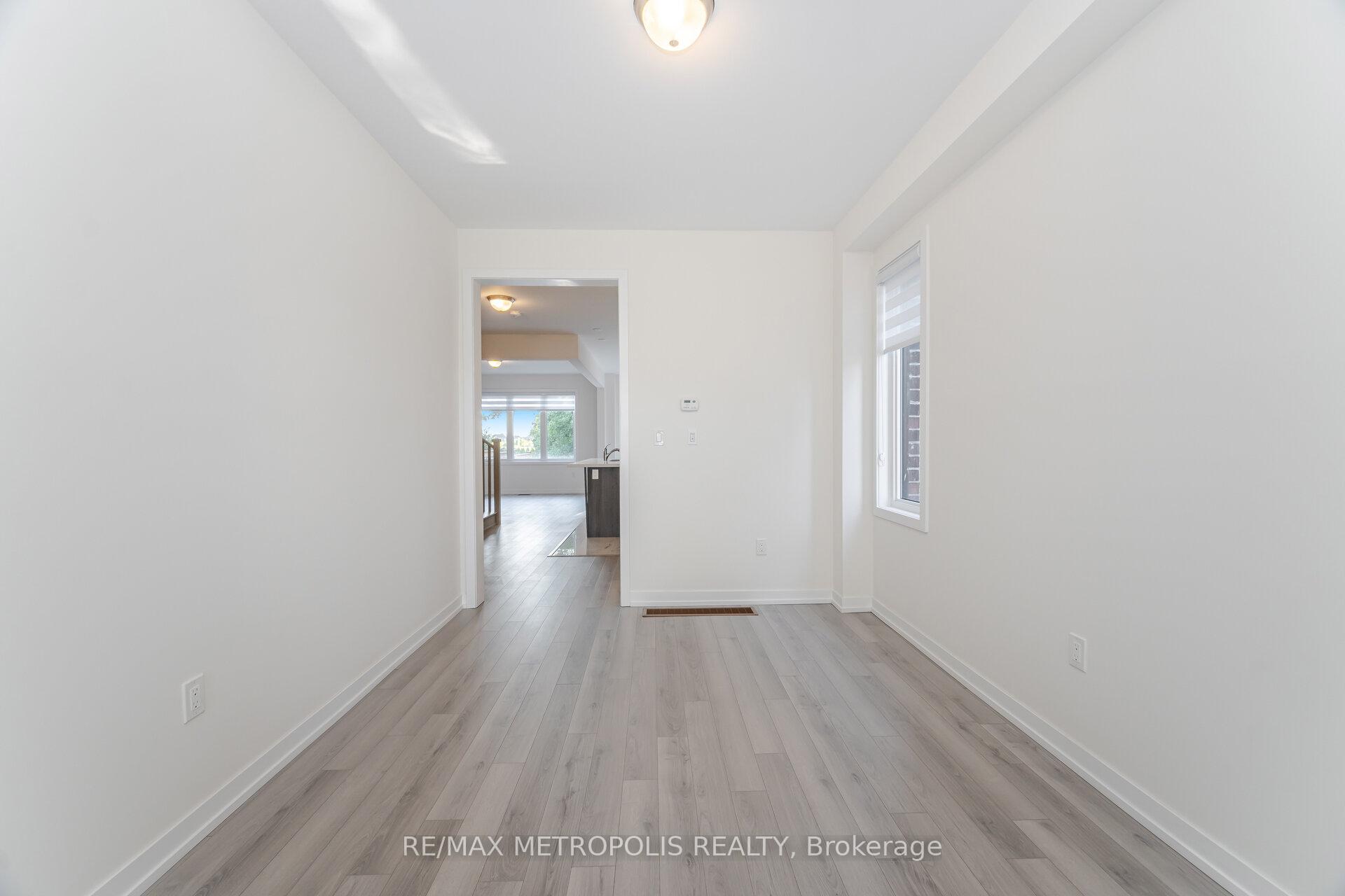 Photo 14 of 1460 Rose Way, Milton, Cobban — HOMEH