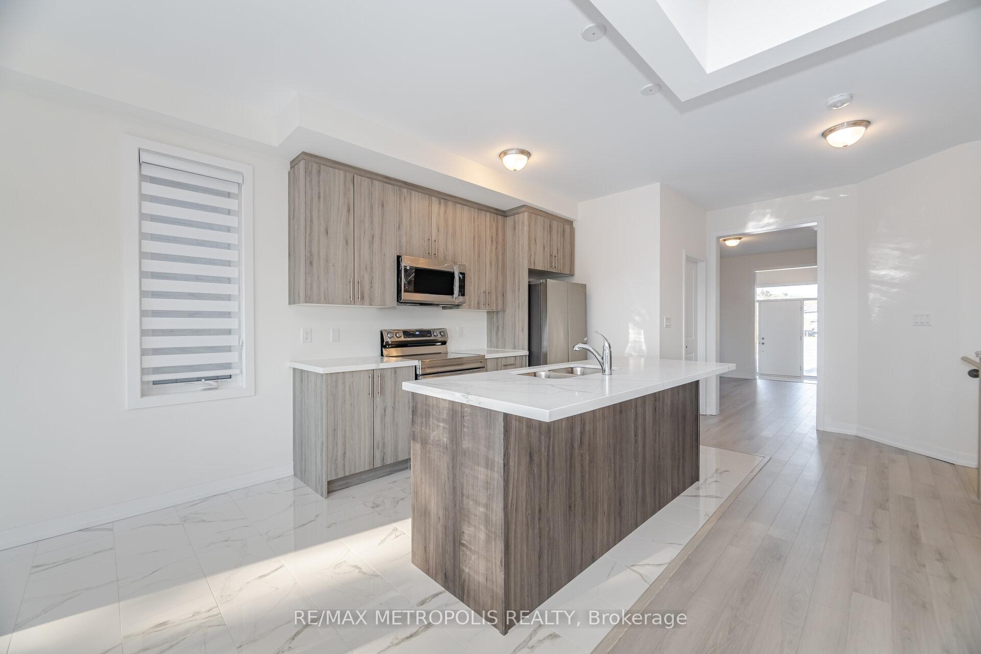 Photo 18 of 1460 Rose Way, Milton, Cobban — HOMEH